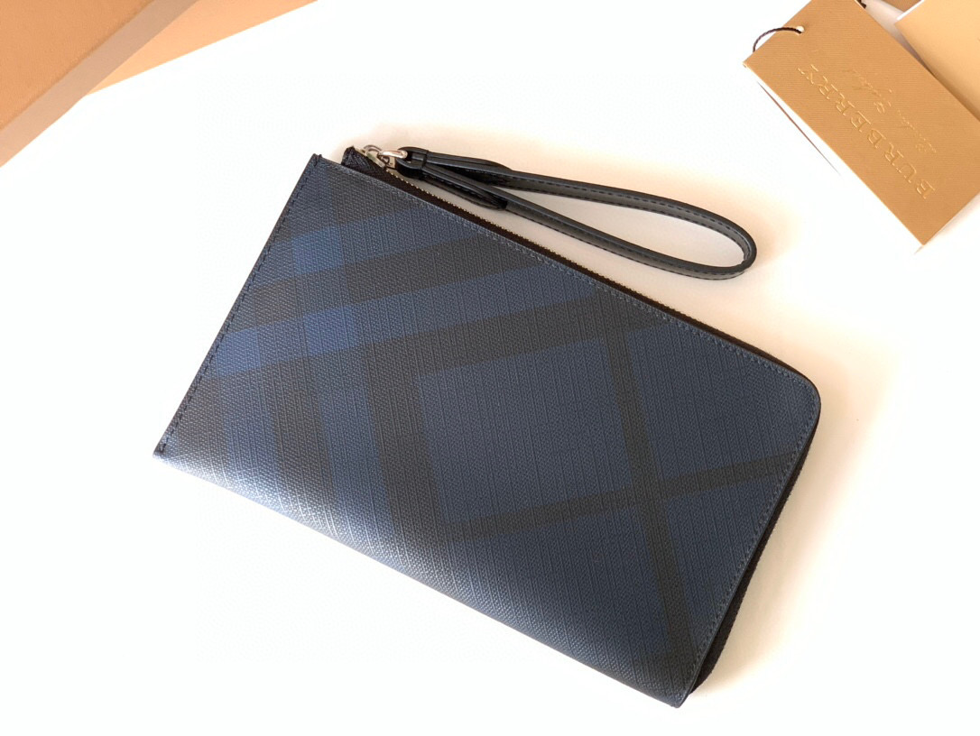 버버리 클러치백