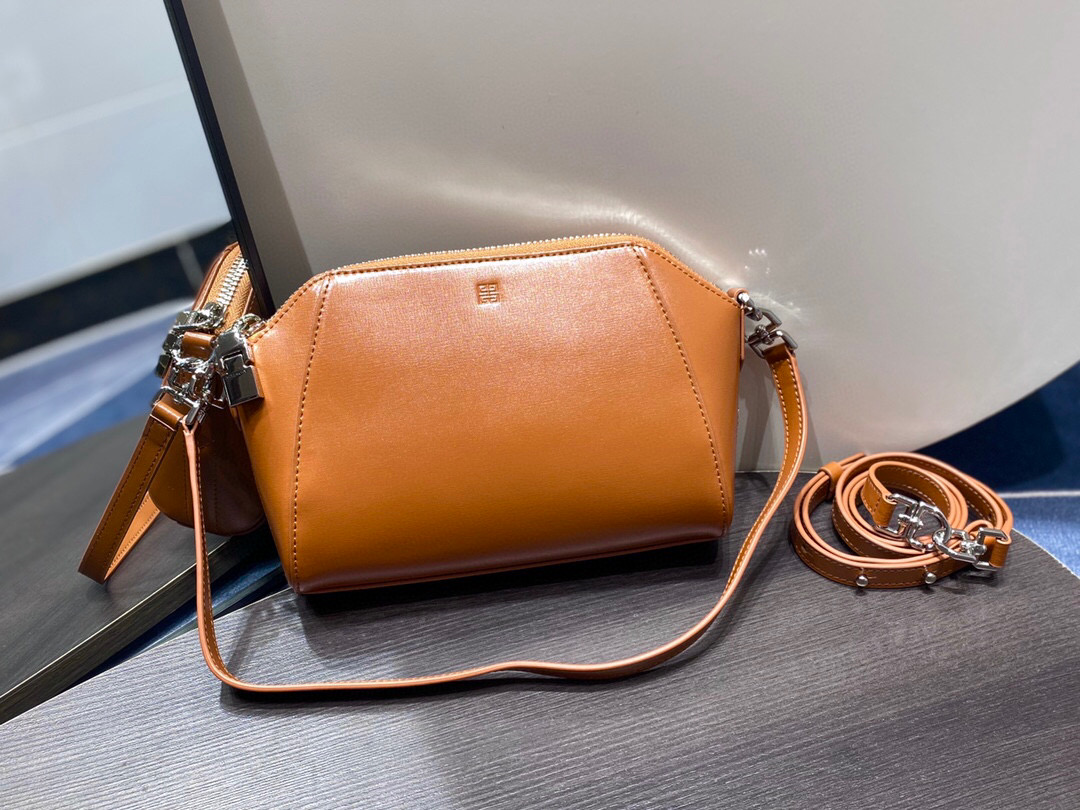 지방시  여자가방