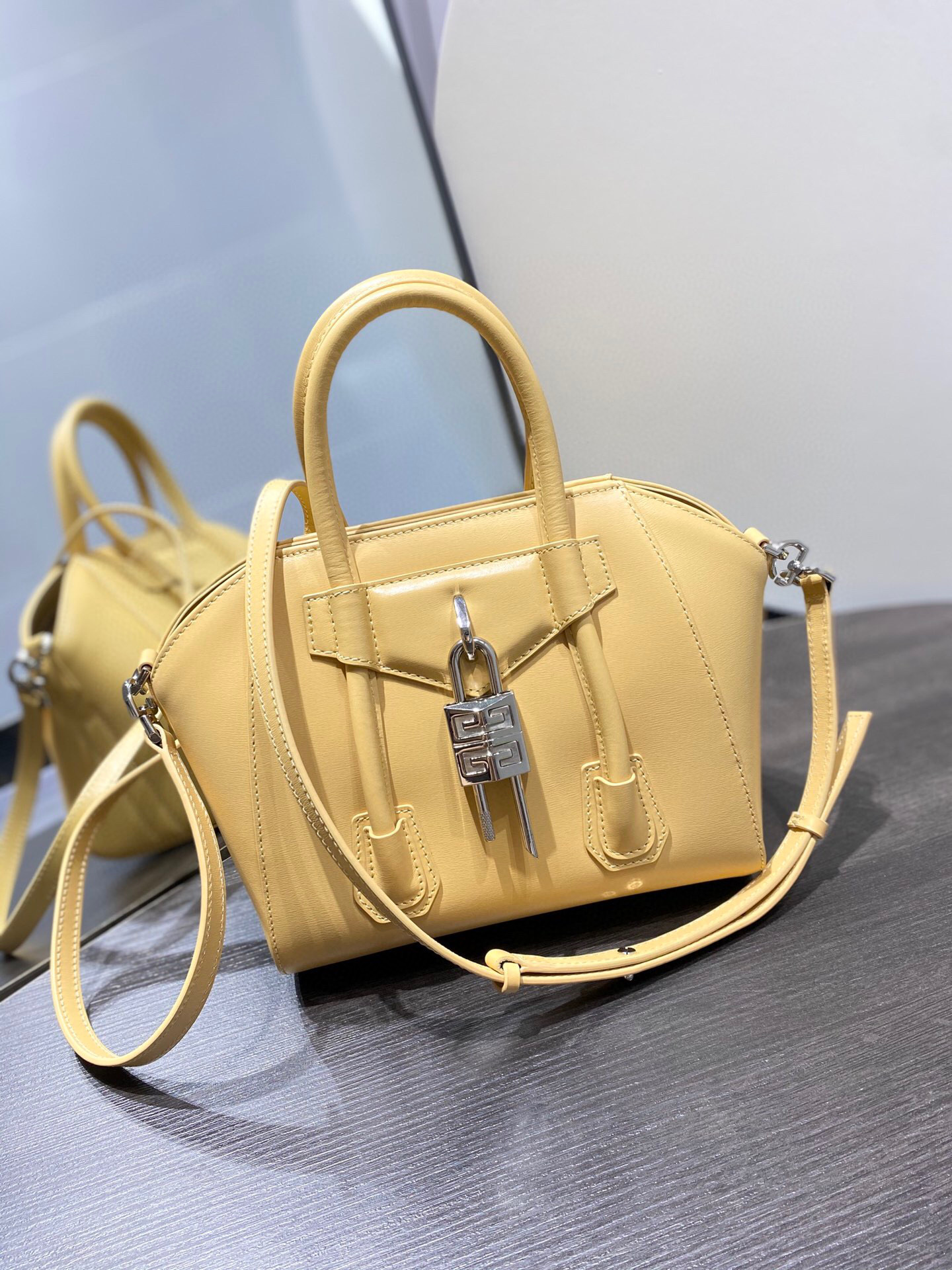 지방시 여자가방