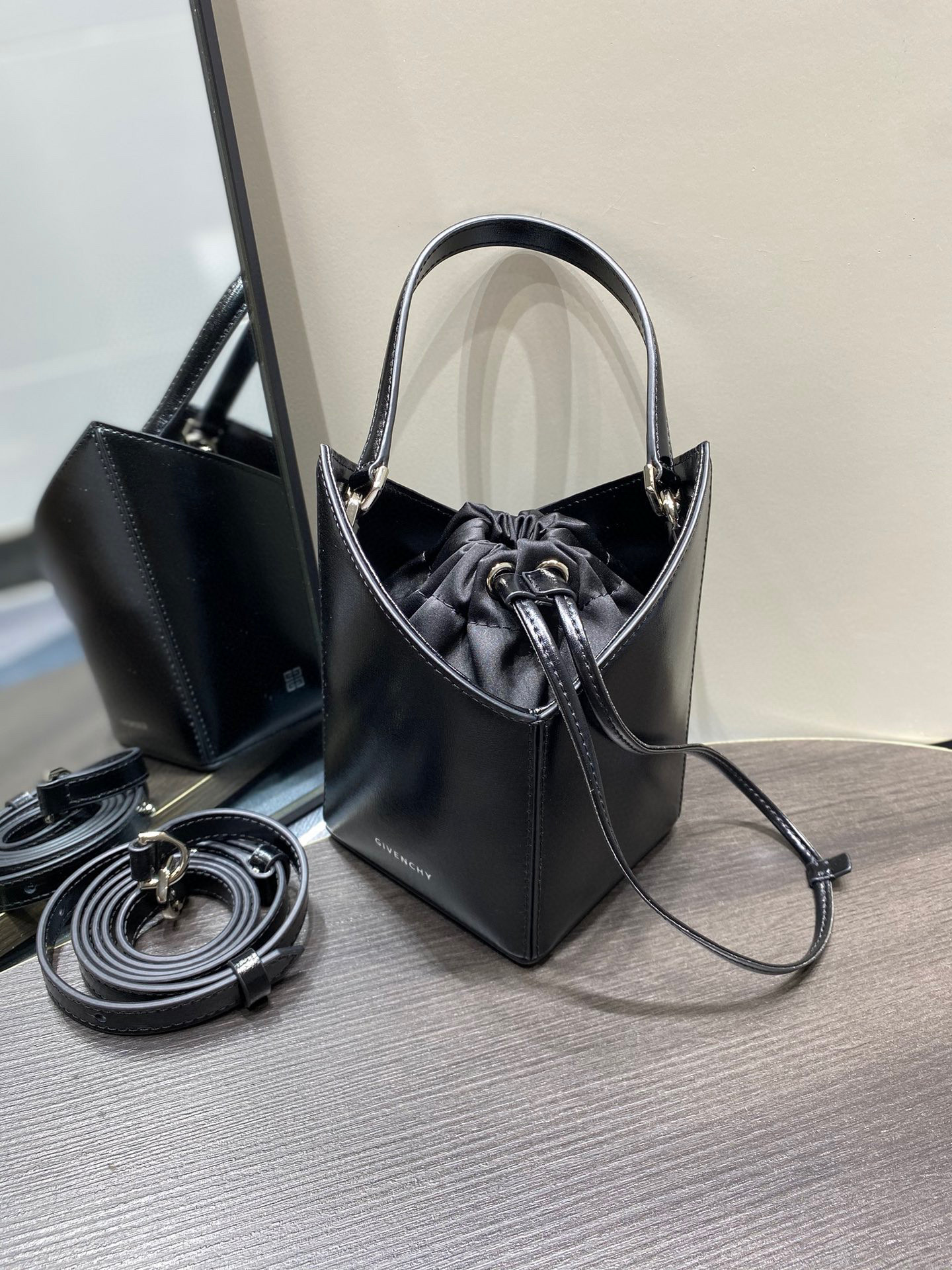 지방시 버킷백 여자가방