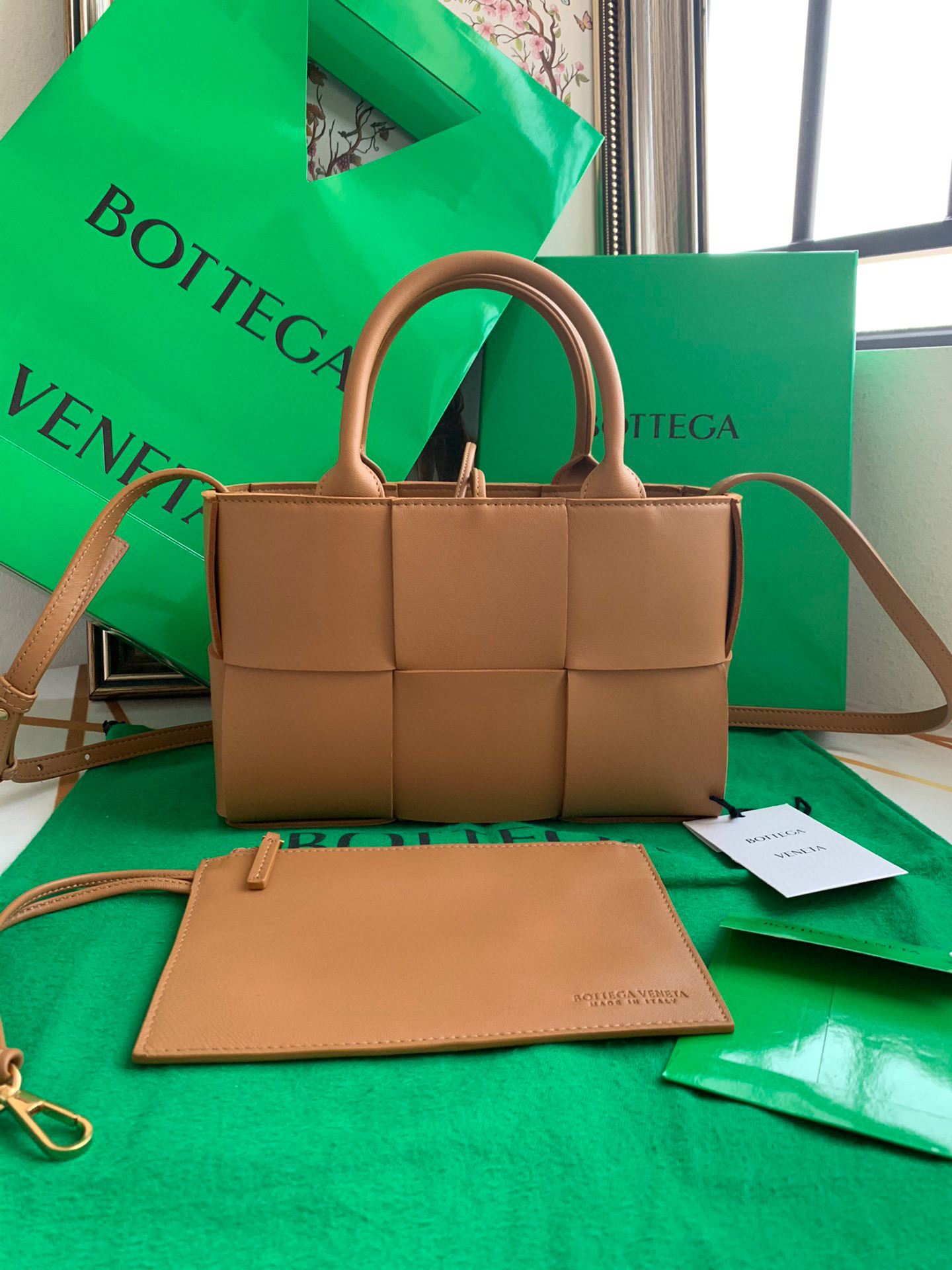 보테가베네타 여자가방 709337