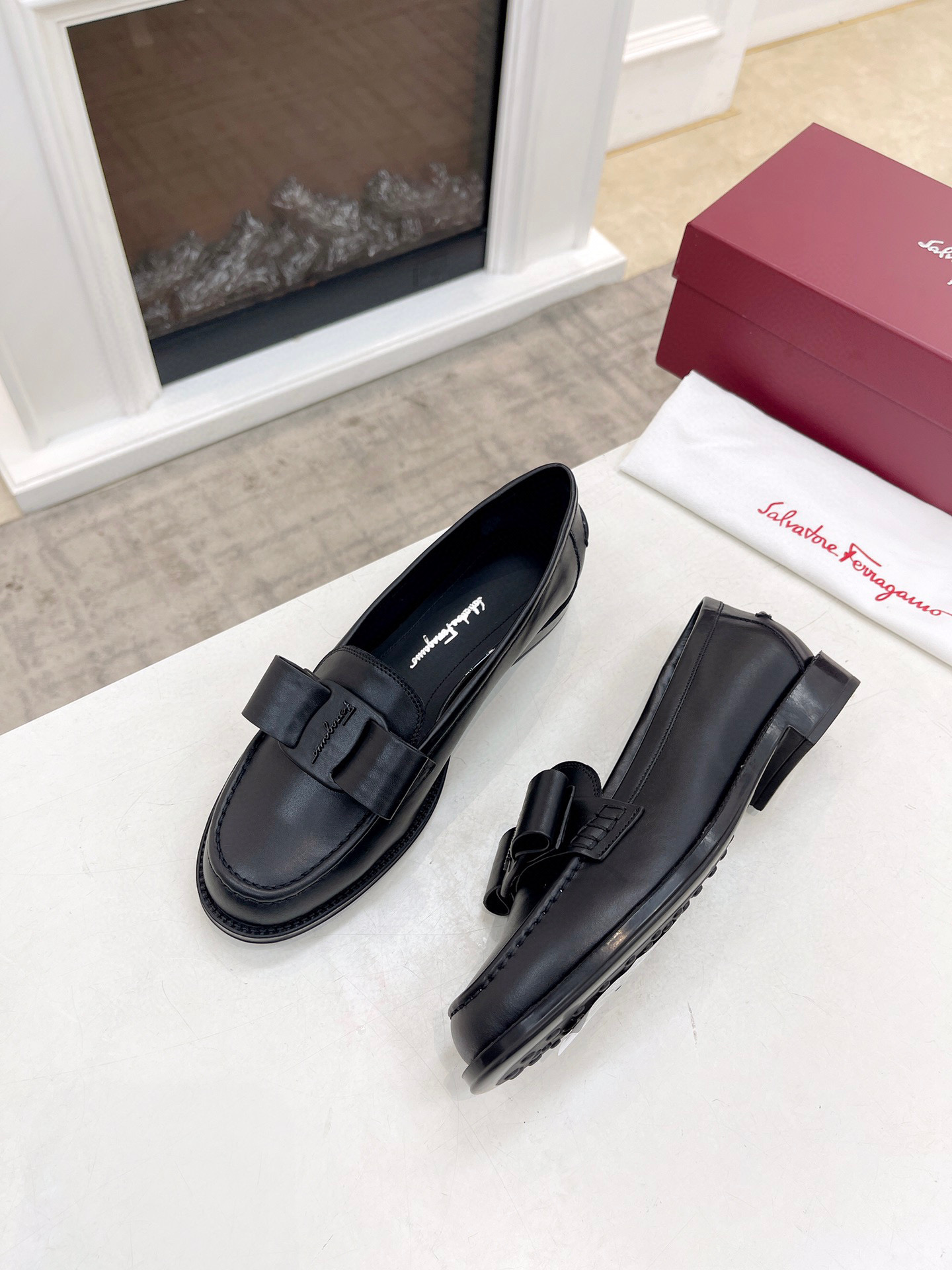 페라가모 여자 로포신발