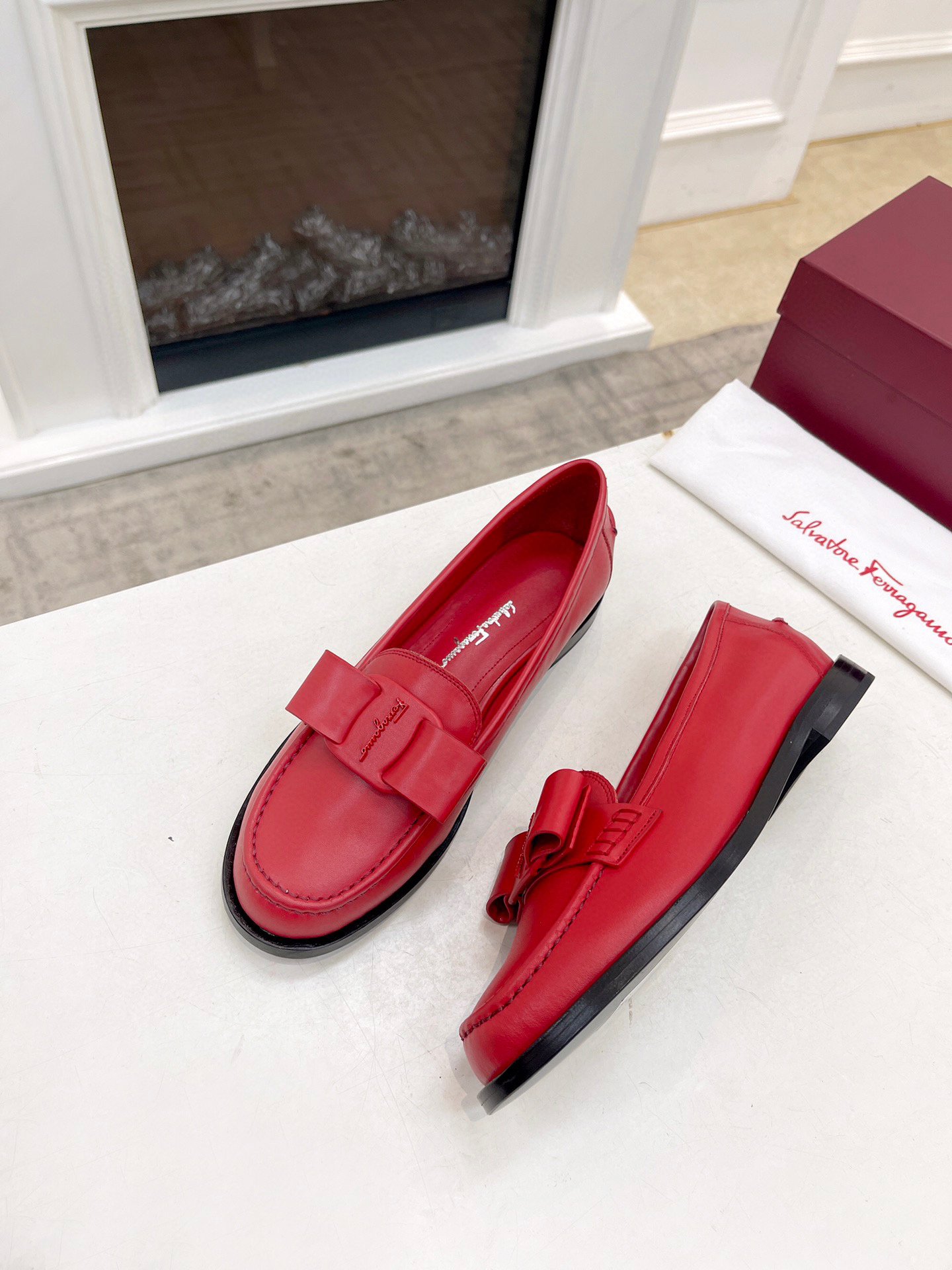 페라가모 여자 로포신발