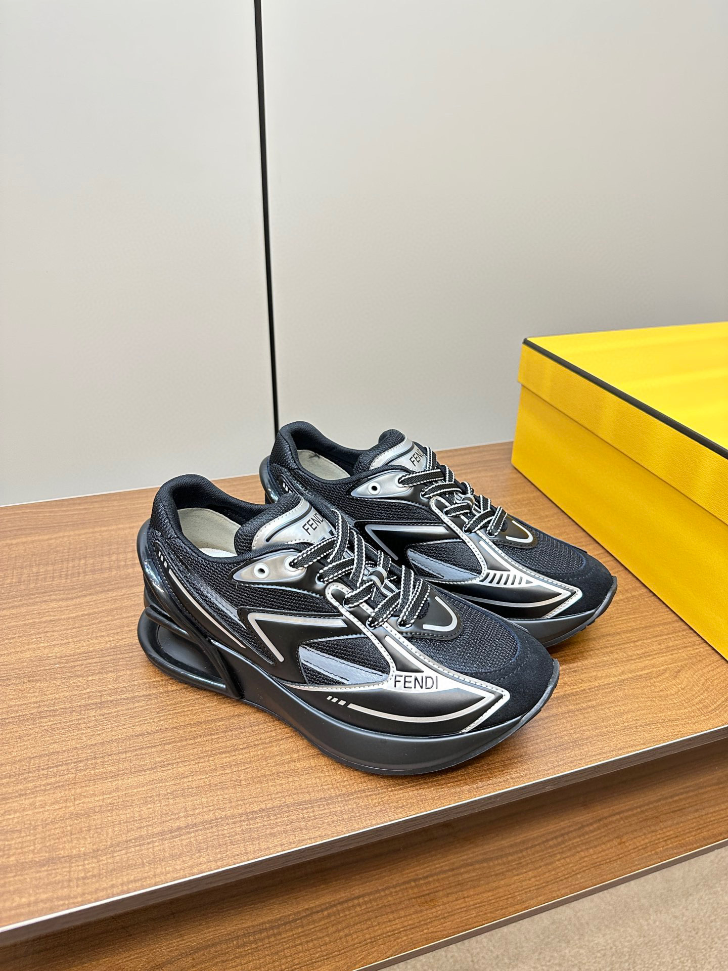 펜디 여자 신발 운동화