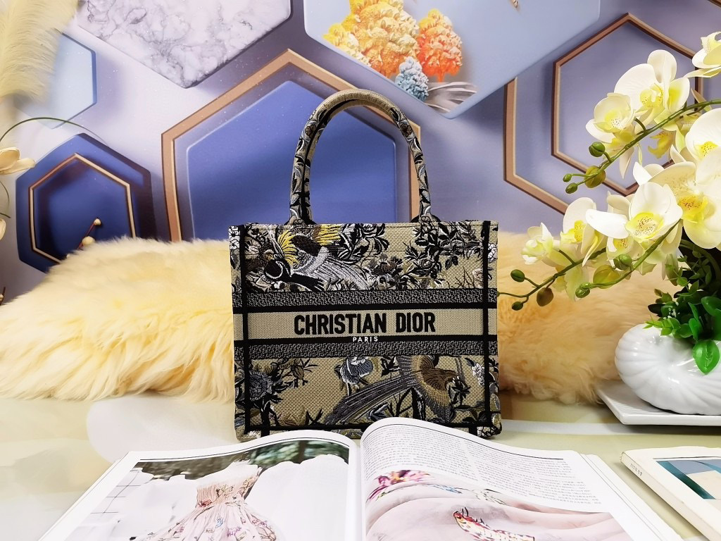 디올 북 여자 토트백 스몰