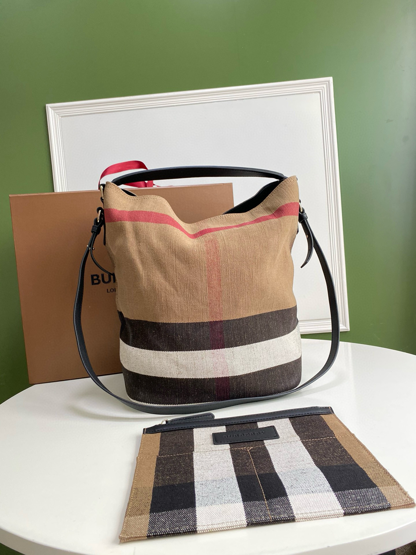 버버리 여자 호보백