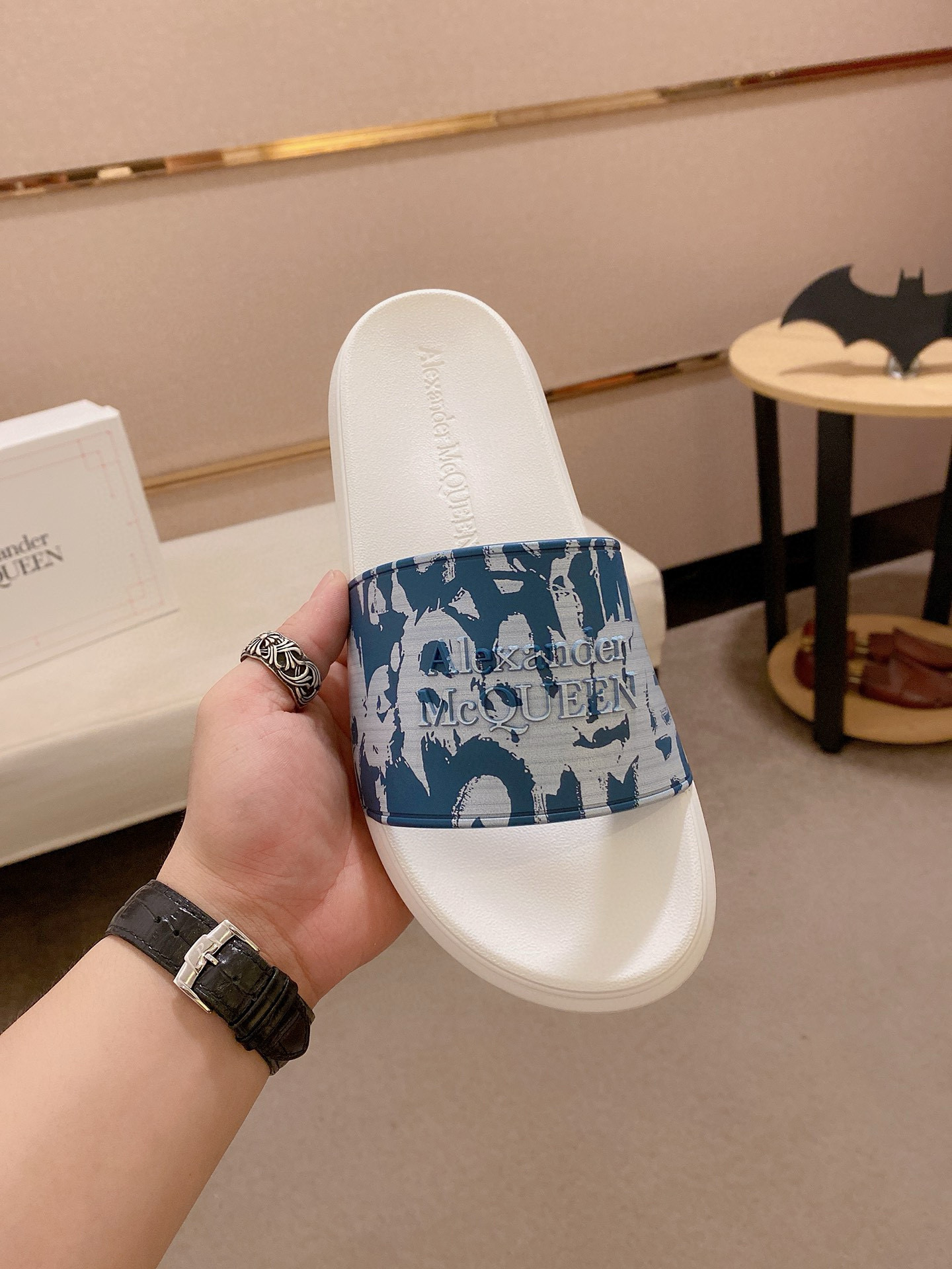 알렉산더 맥퀸 남자 슬리퍼