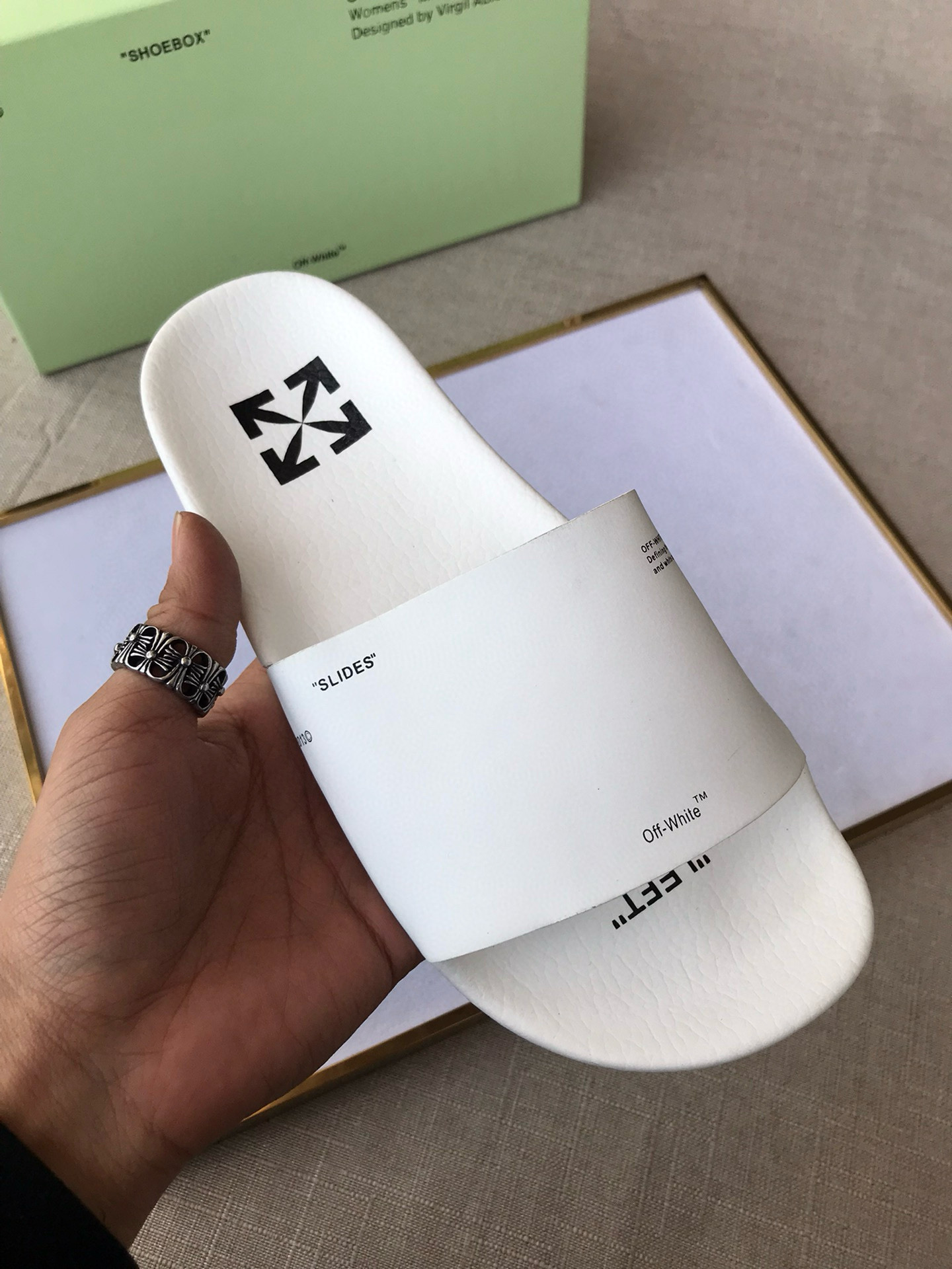 오프화이트 남녀공용 슬리퍼