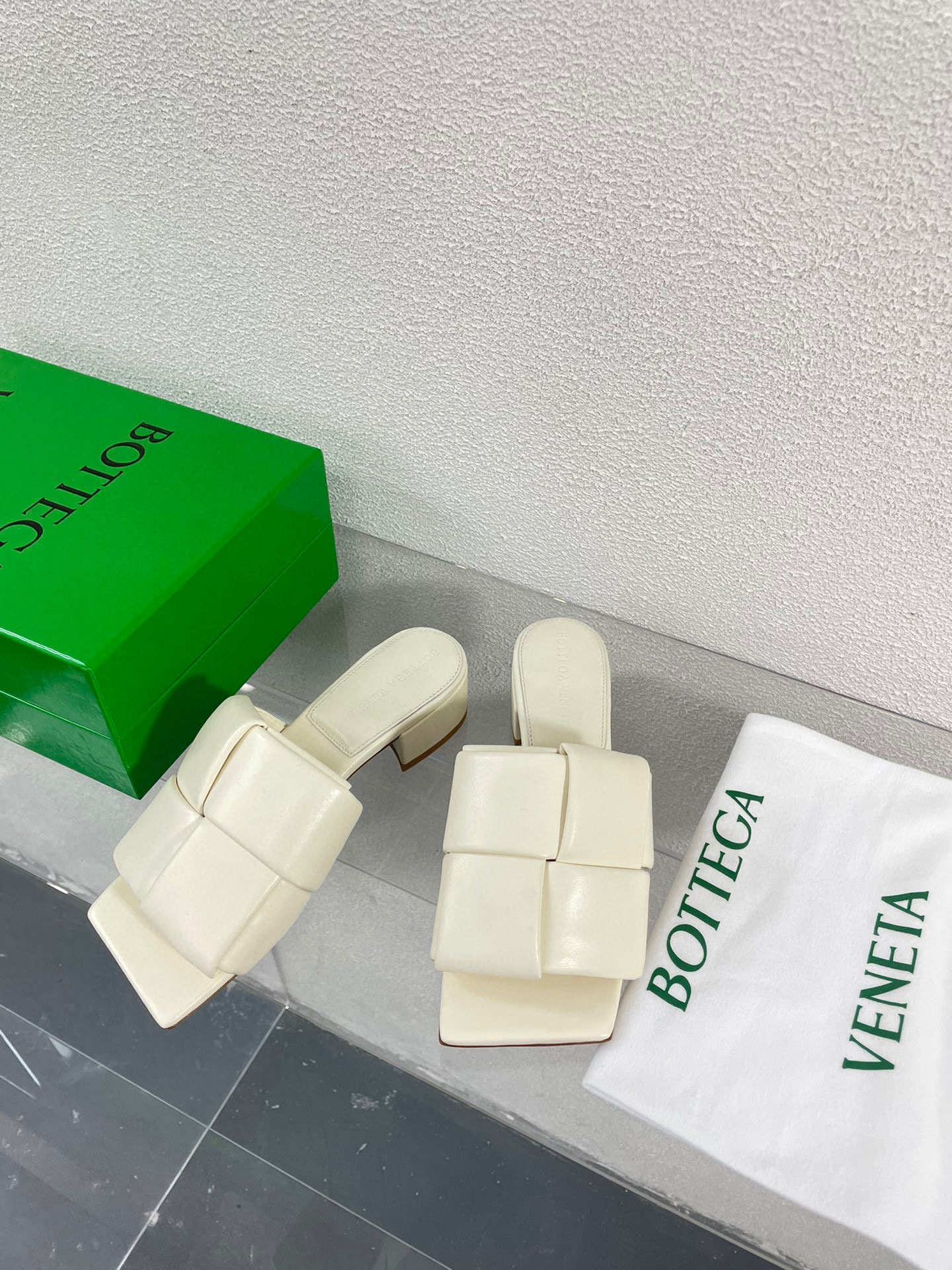 보테가베네타 여자 슬리퍼