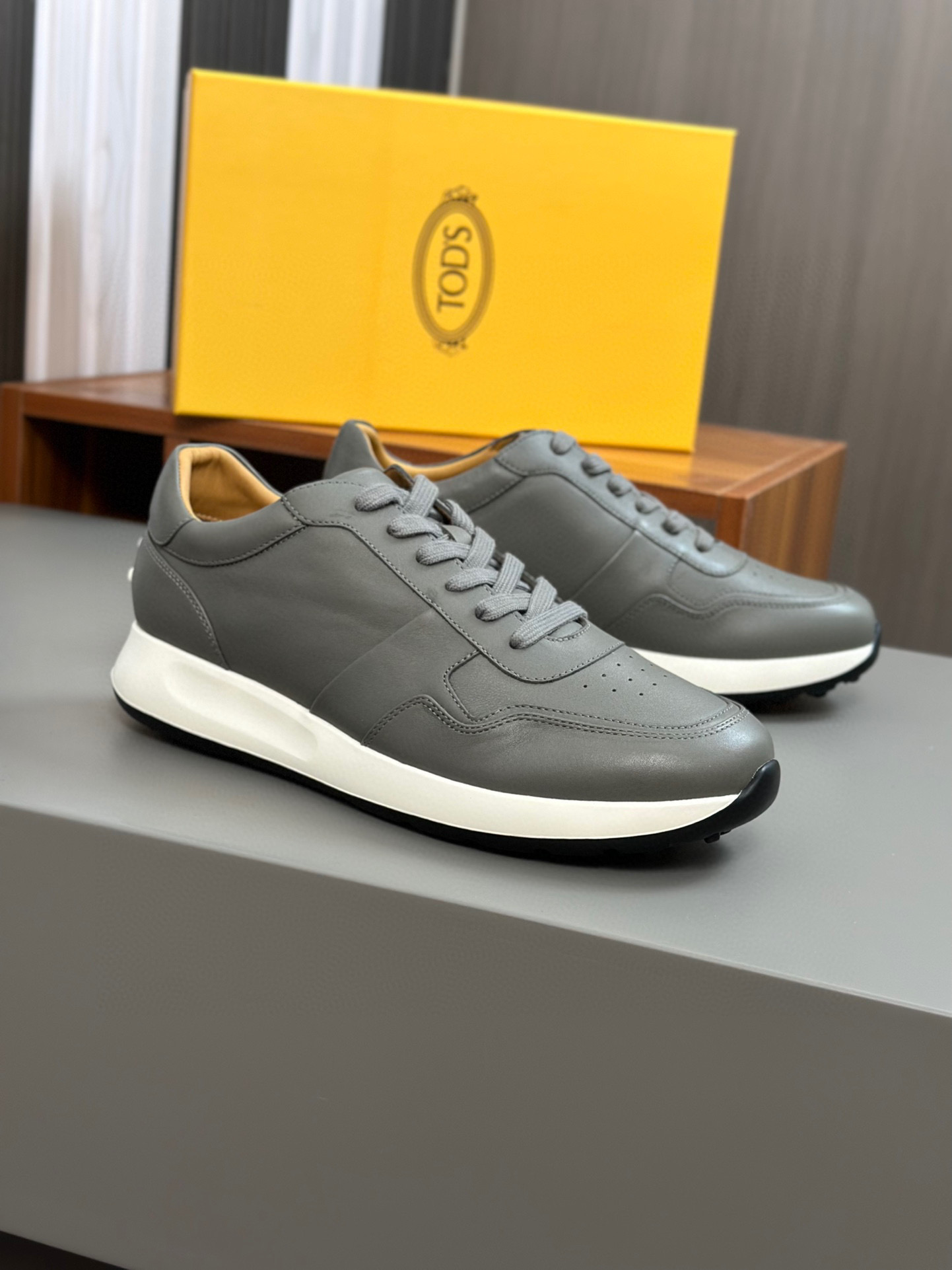 토즈 남자 스니커즈 신발 운동화