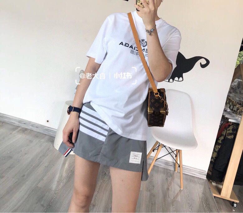 발렌시아가 남녀공용 반팔티