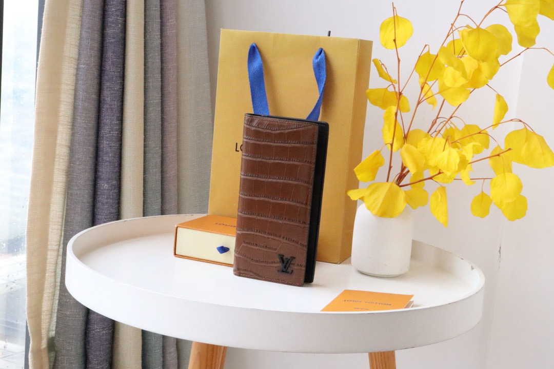 루이비통 남자 장지갑 M81830