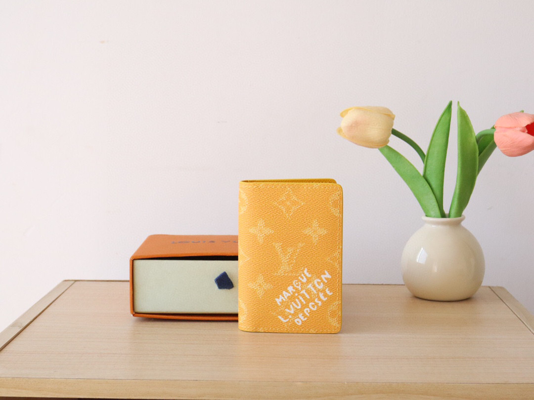 루이비통 여권지갑 M12659