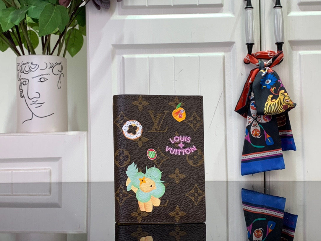 루이비통 여권지갑 m12237