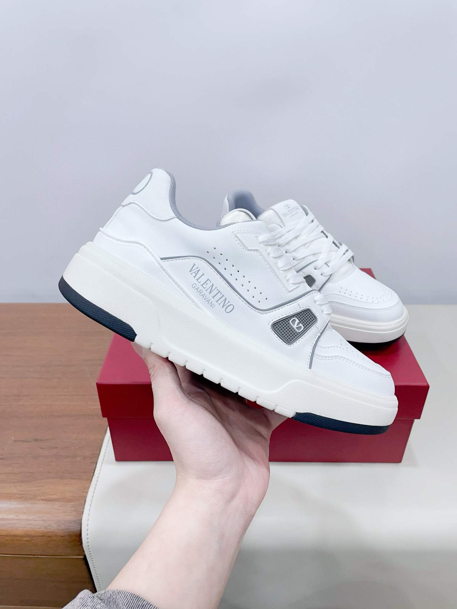 발렌티노 남녀공용 스니커즈 신발 운동화
