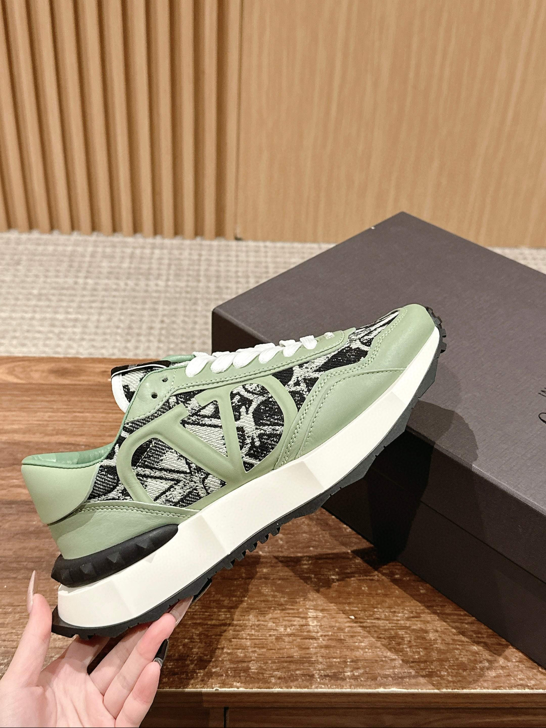 발렌티노 남자 스니커즈 신발 운동화