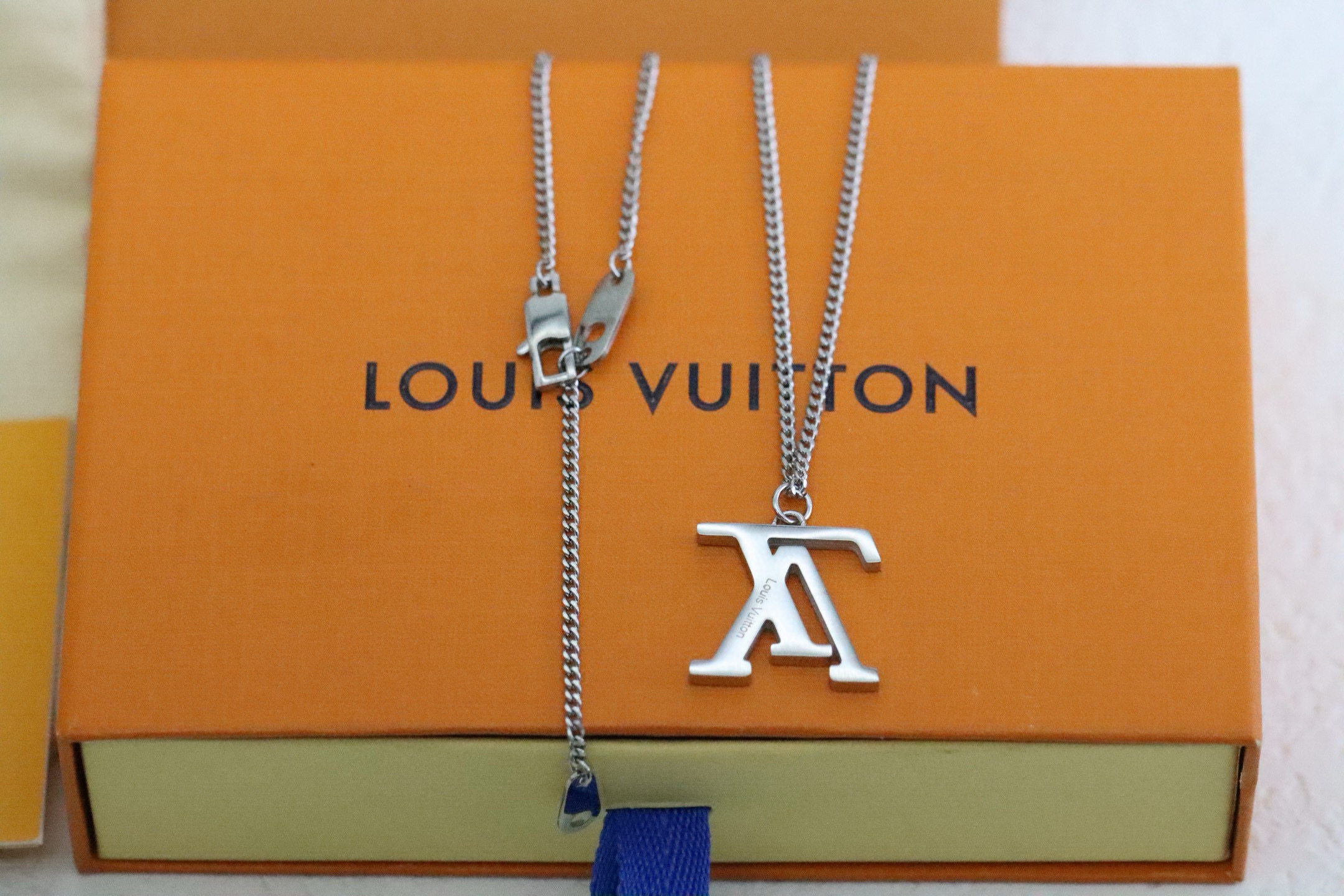 루이비통 목걸이
