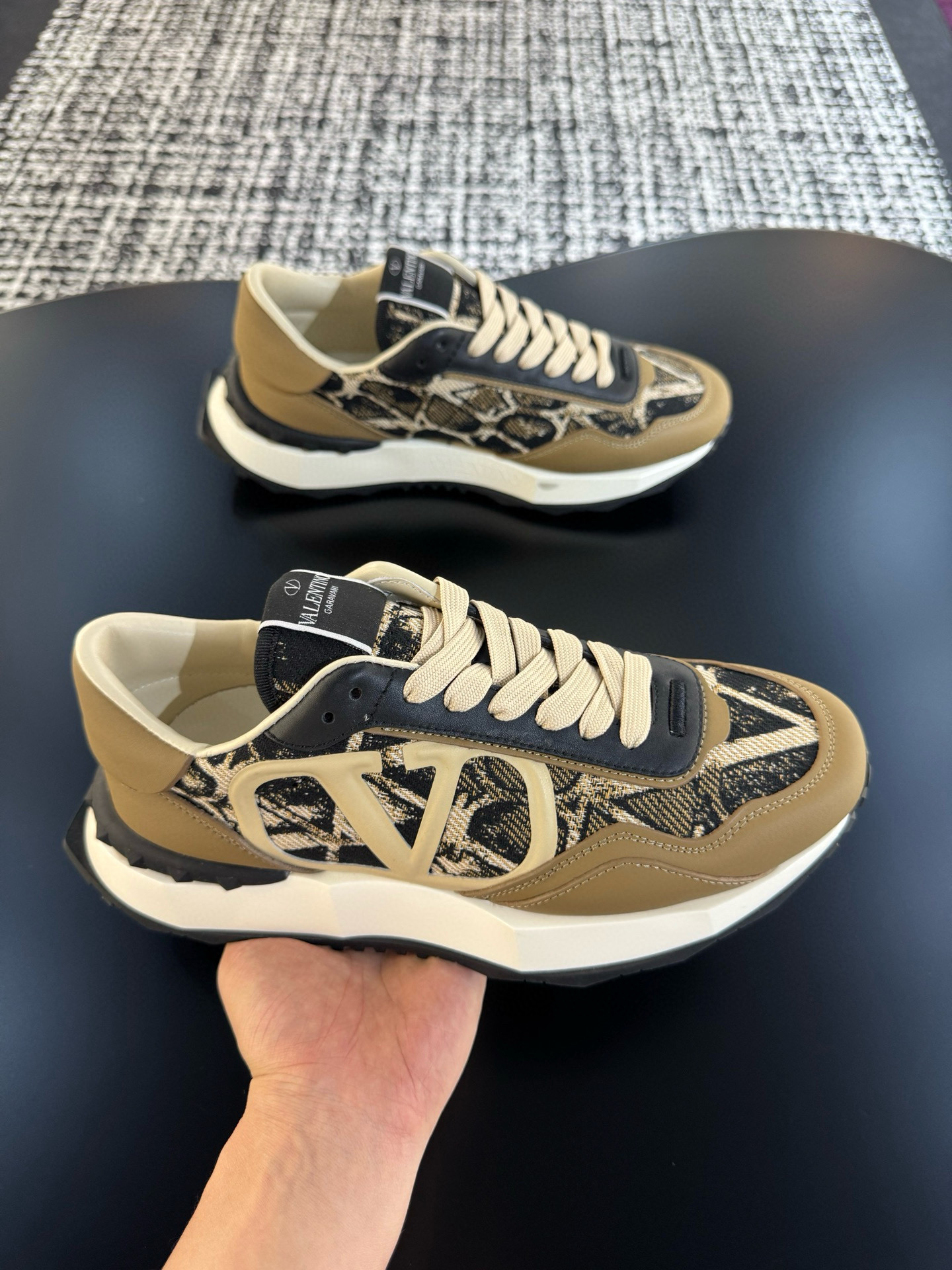 발렌티노 남자 신발 운동화 스니커즈