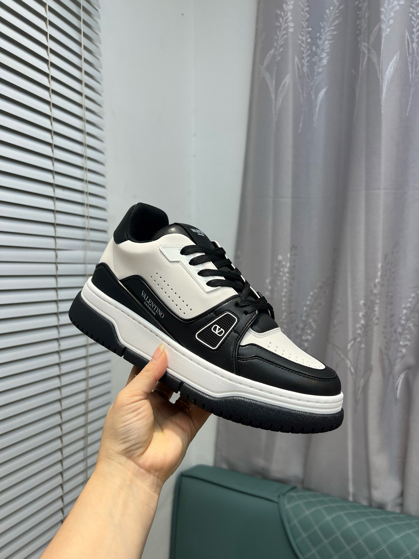 발렌티노 남녀공용 신발 운동화 스니커즈