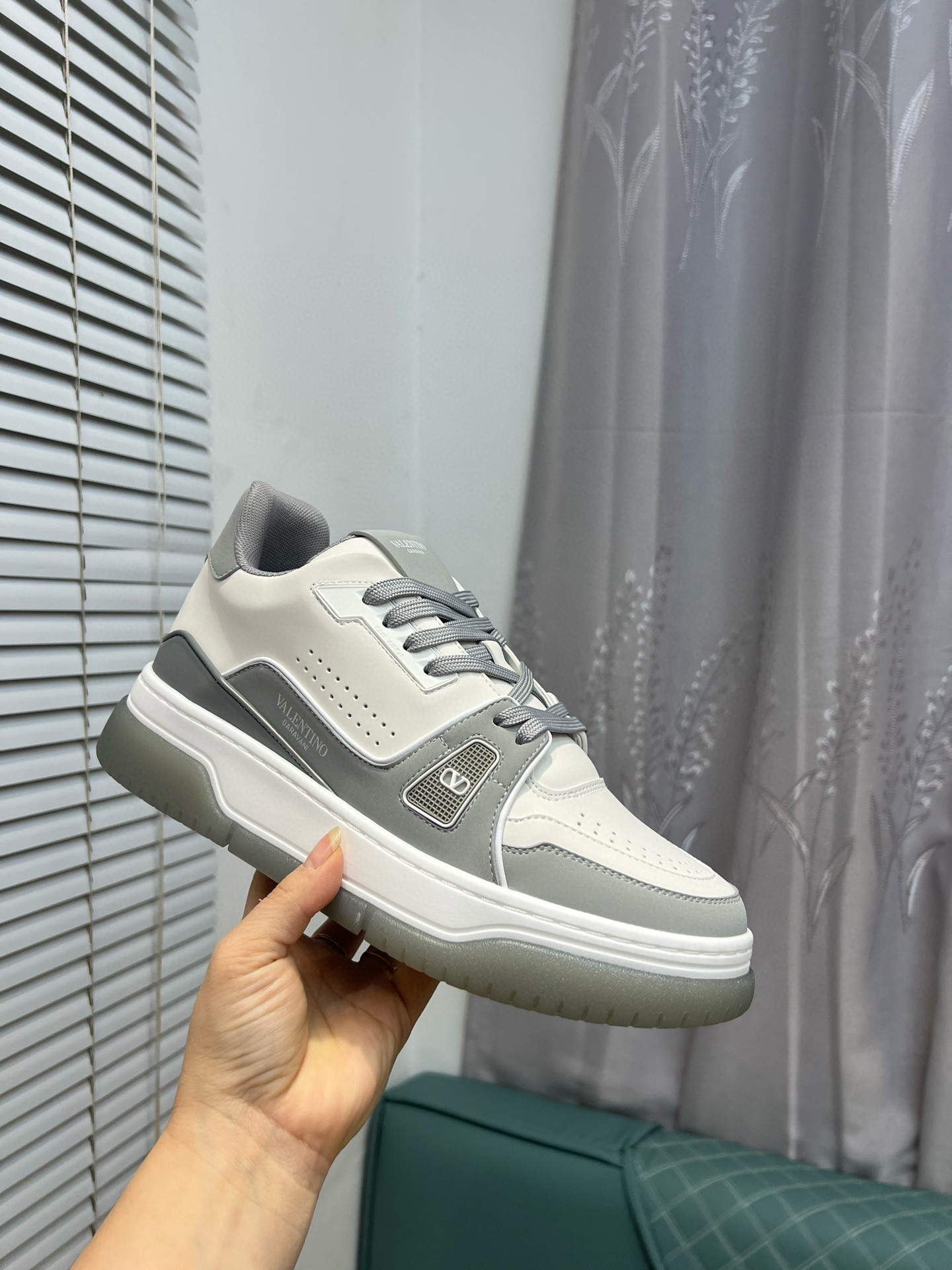 발렌티노 남녀공용 신발 운동화 스니커즈