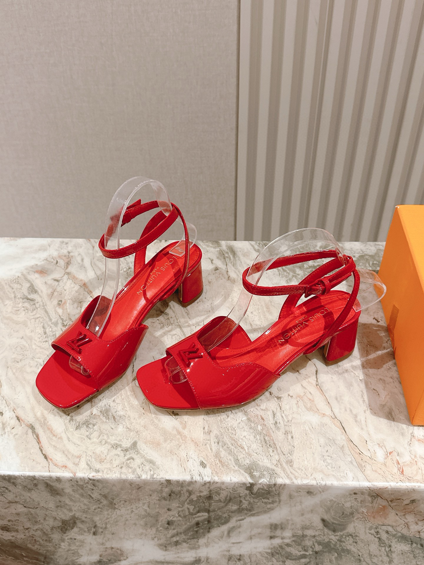 루이비통 여자 샌들 5.5cm