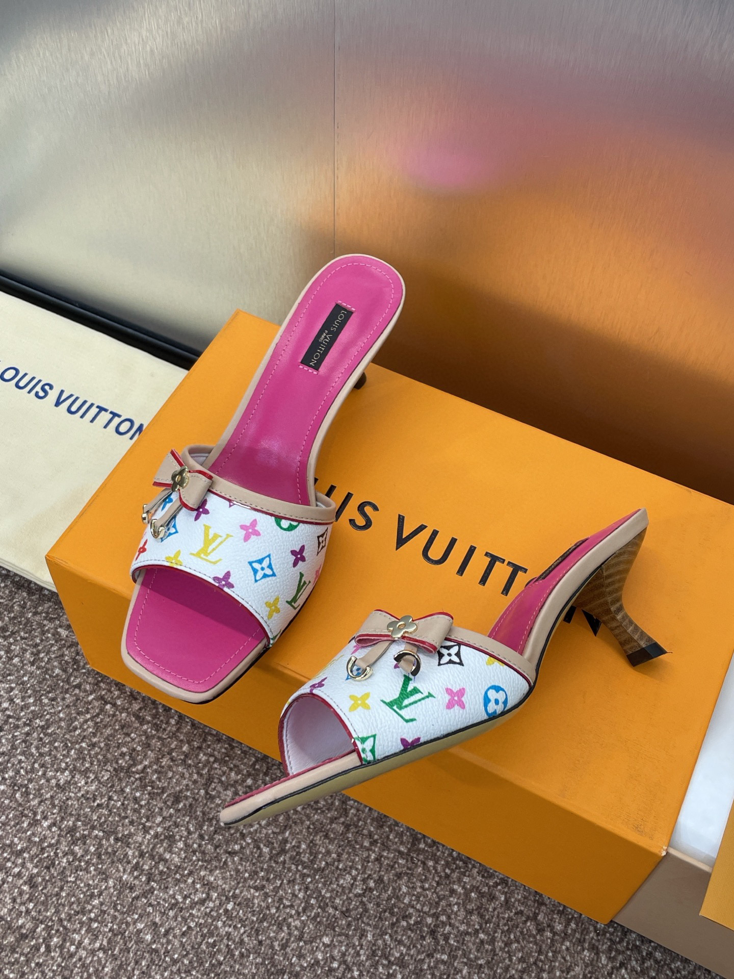 루이비통 여자 샌들 5.5cm