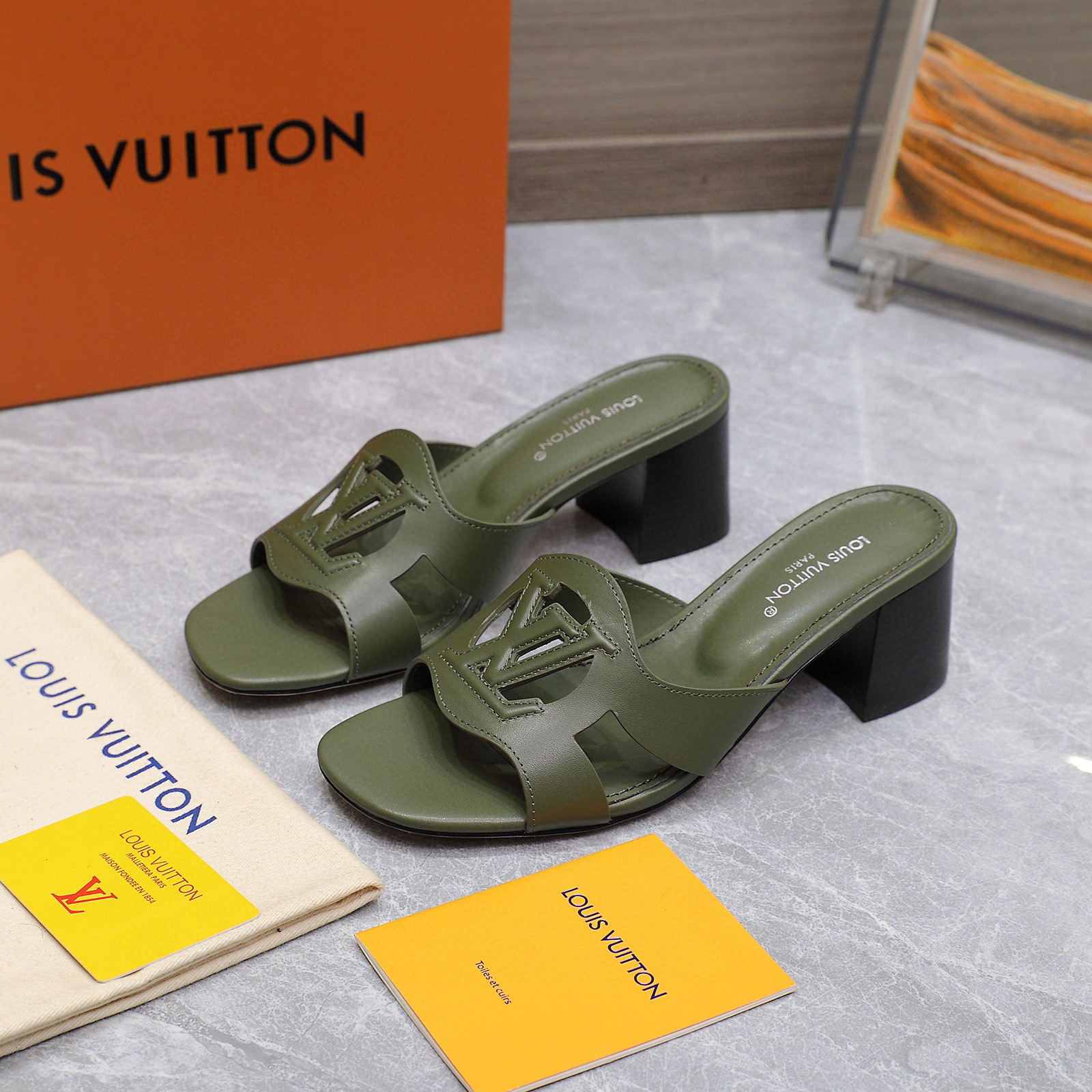 루이비통 여자 슬리퍼 5.5cm