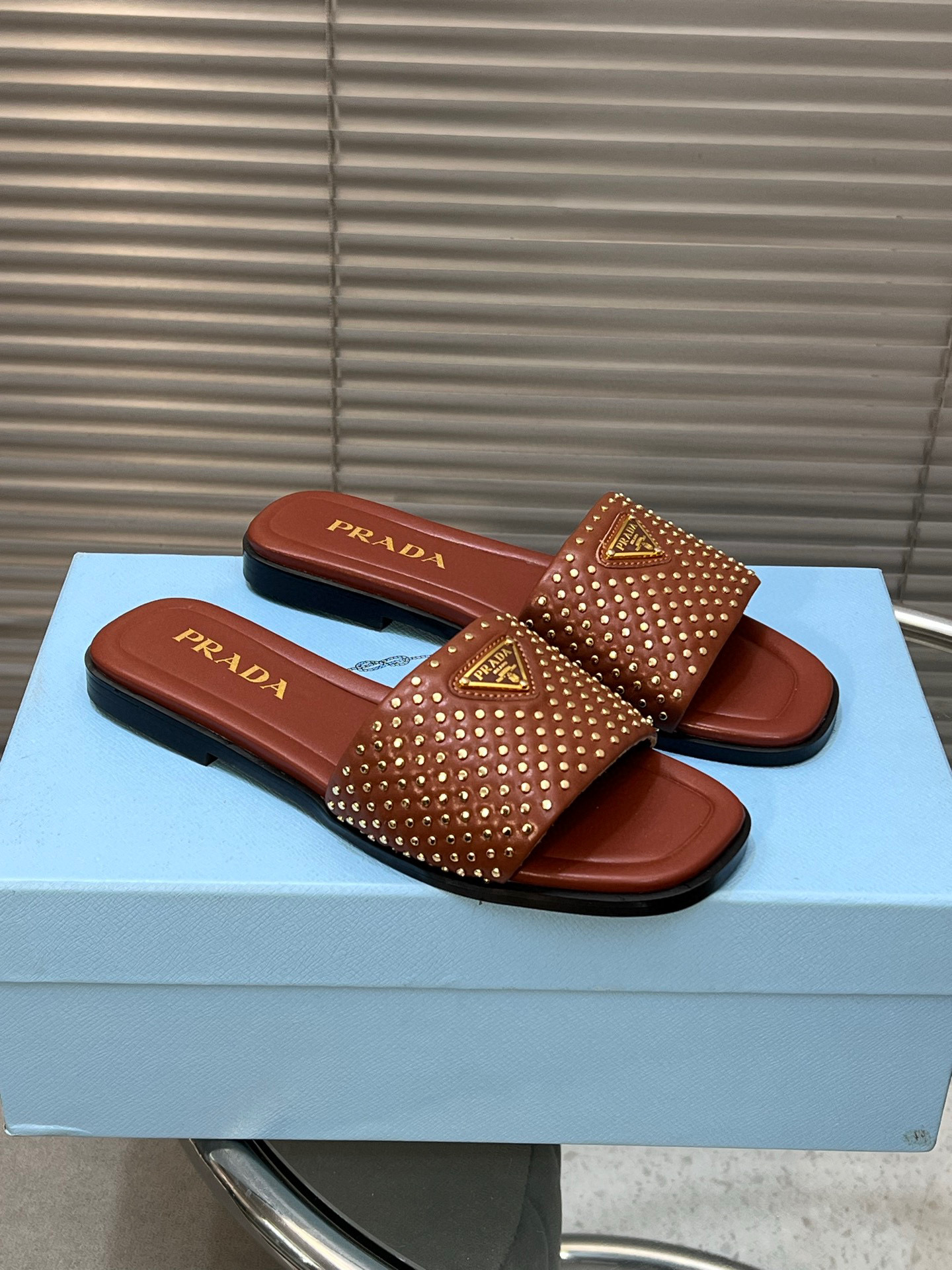 프라다 여자 슬리퍼