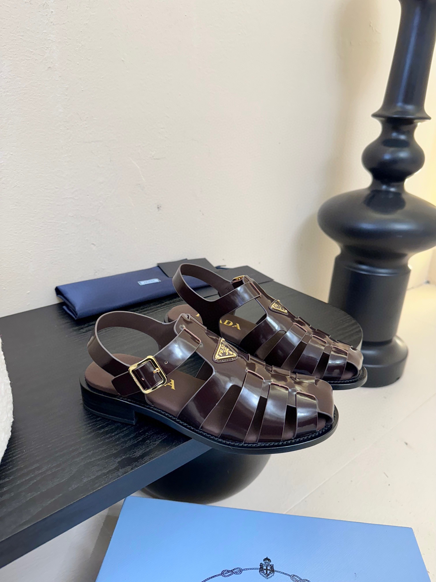 프라다 여자 샌들