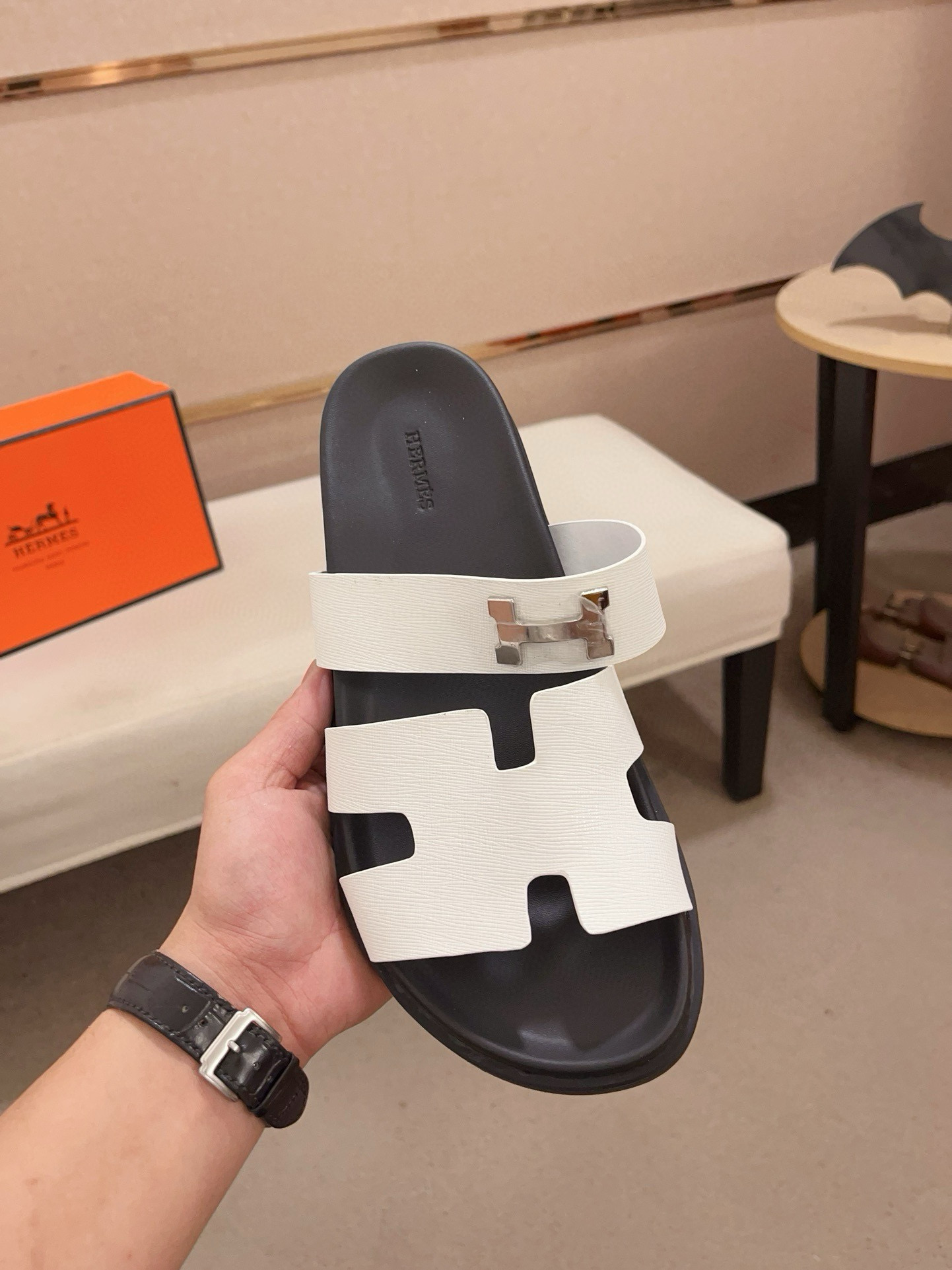 에르메스 남자 슬리퍼