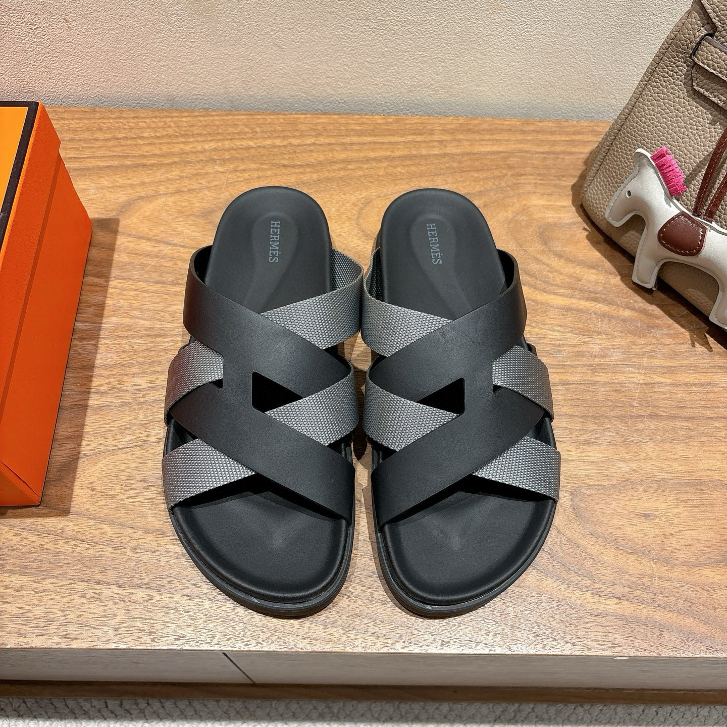 에르메스 남녀공용 슬리퍼