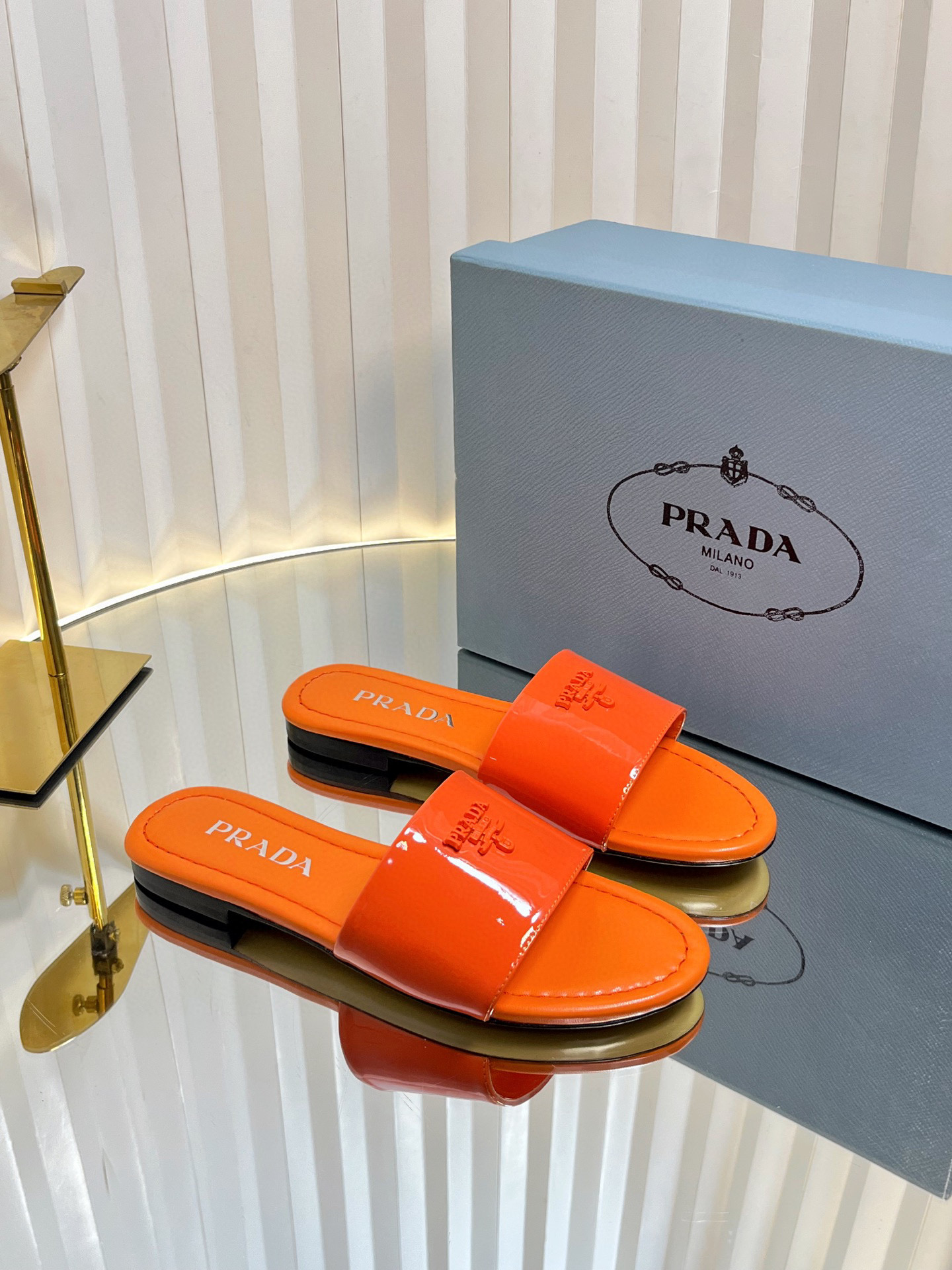 프라다 여자 슬리퍼