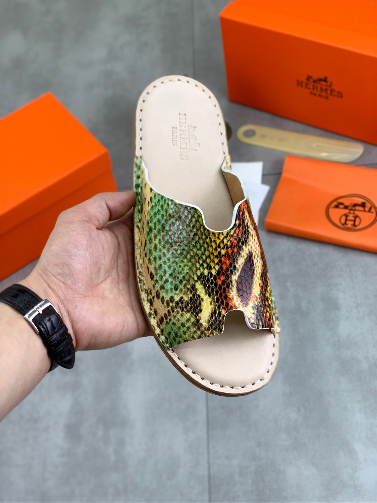 에르메스 남자 슬리퍼