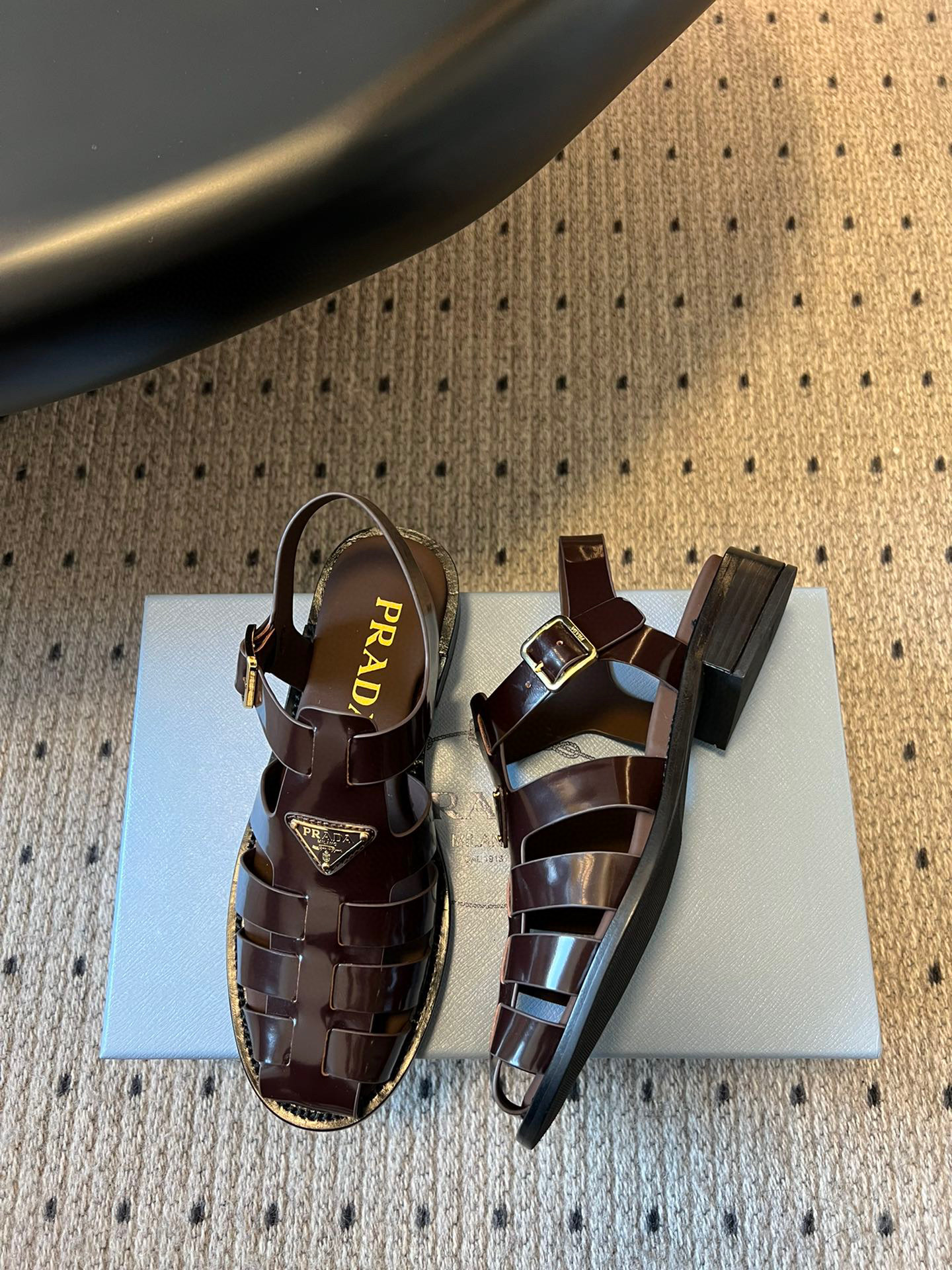 프라다 여자 샌들