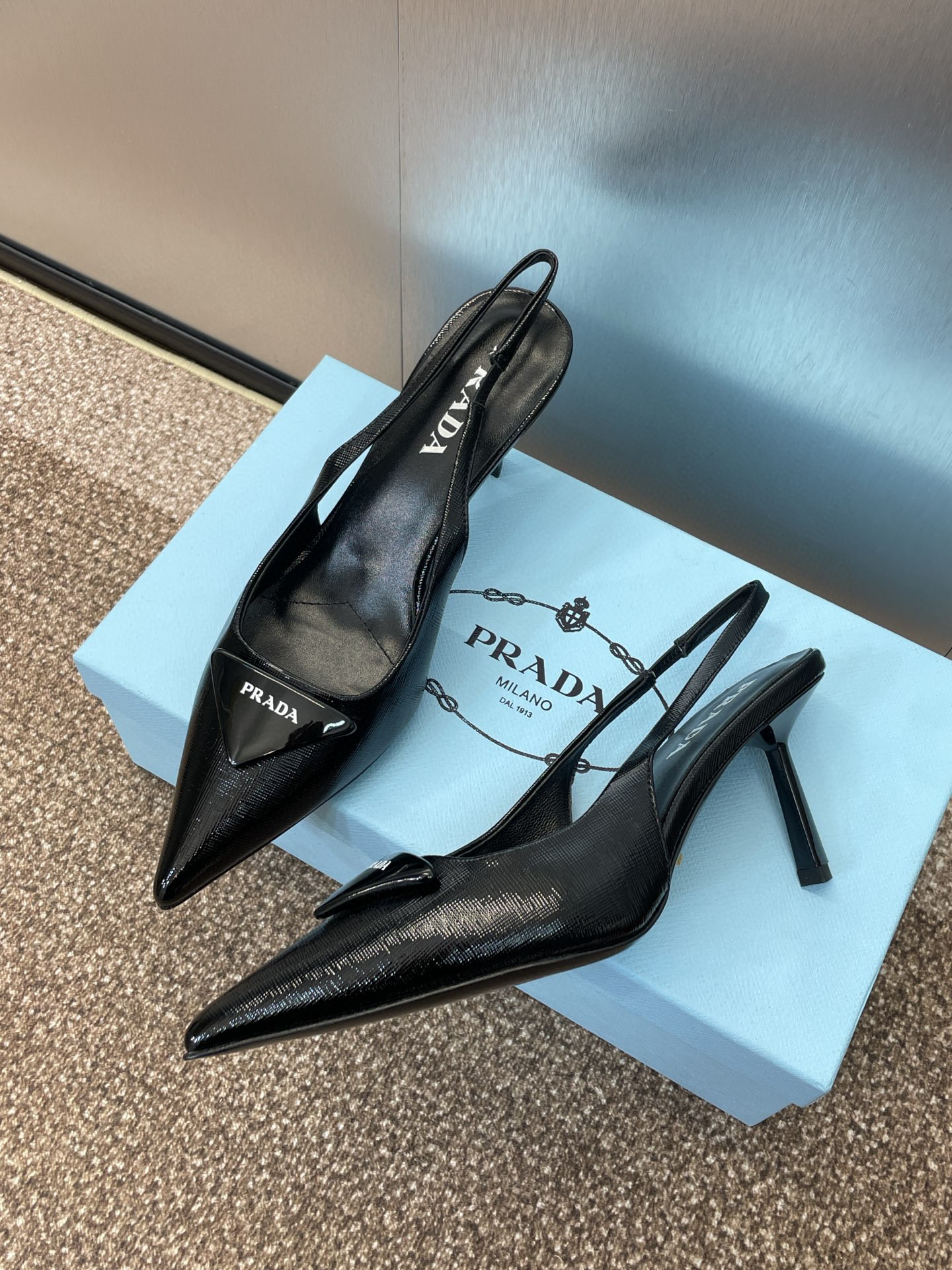 프라다 여자 샌들 7.5cm