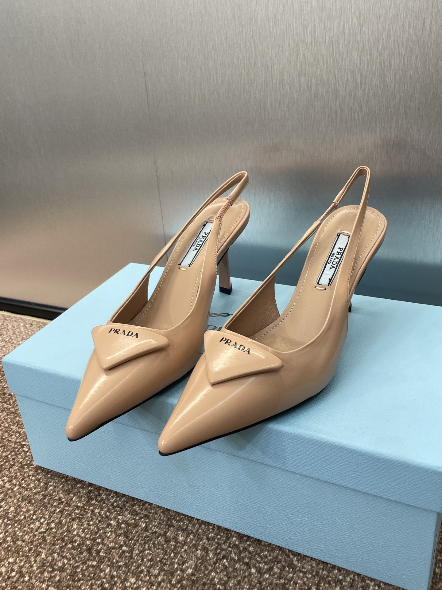 프라다 여자 샌들 7.5cm