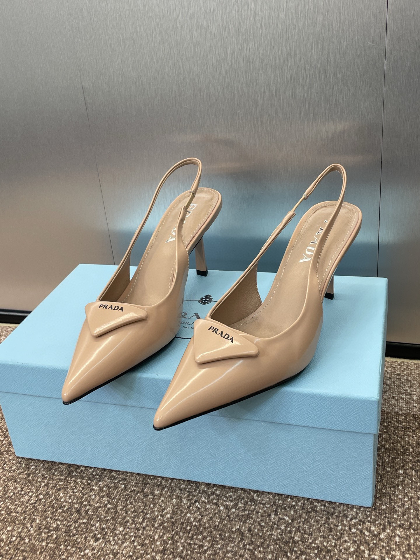 프라다 여자 샌들 7.5cm