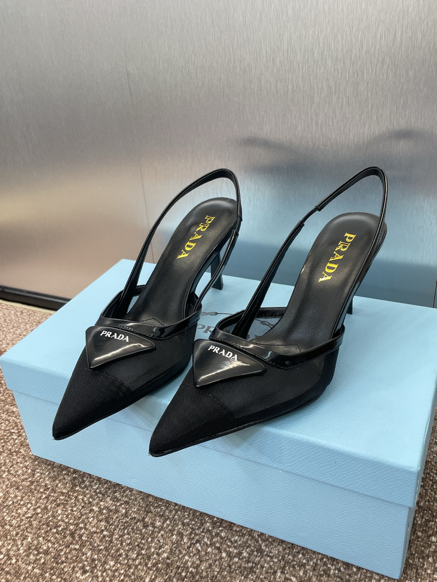프라다 여자 샌들 7.5cm