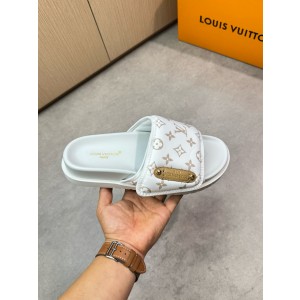 루이비통 남자 슬리퍼