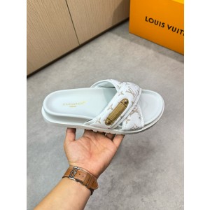 루이비통 남자 슬리퍼