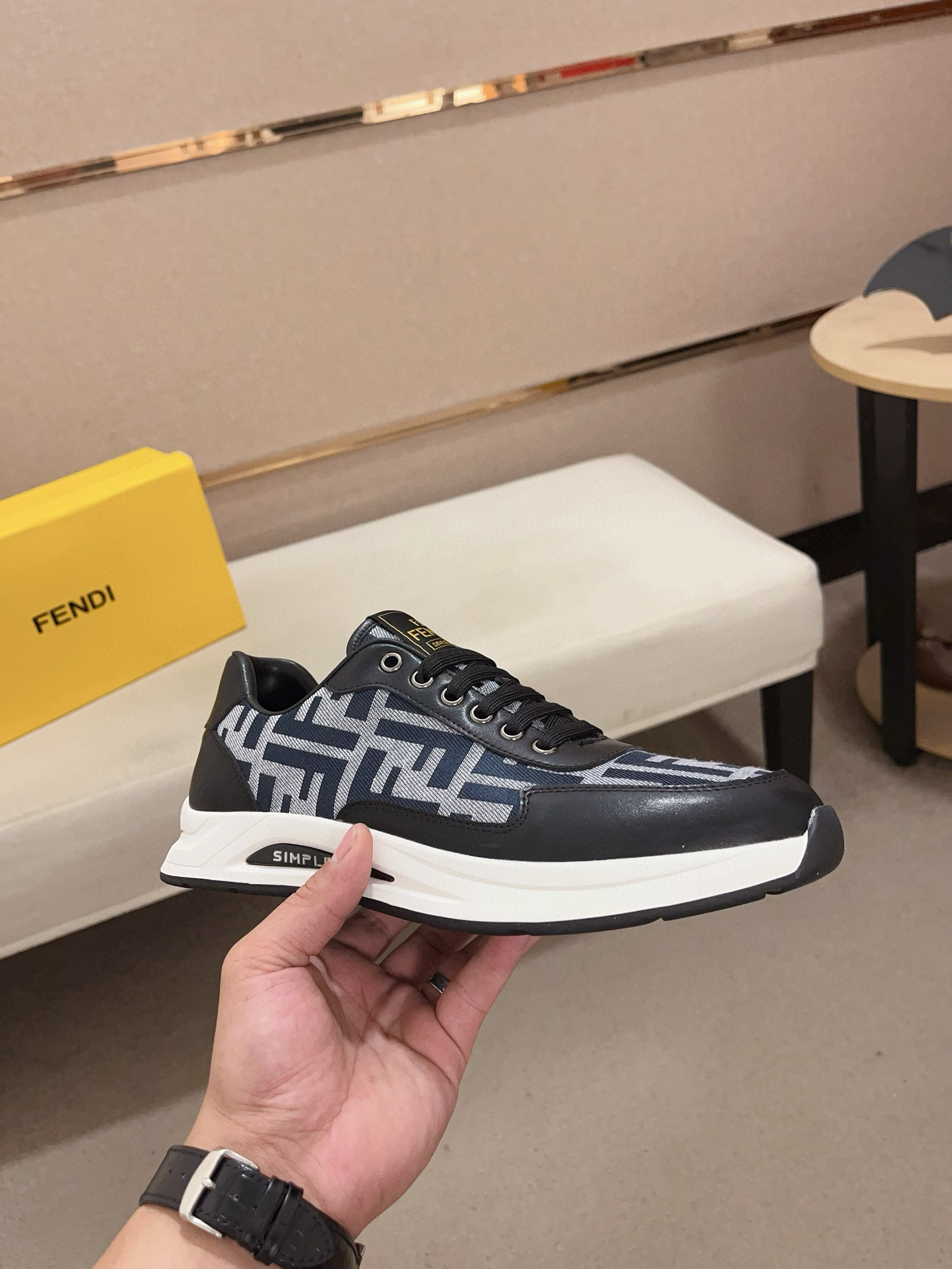 펜디 남자신발 운동화 스니커즈