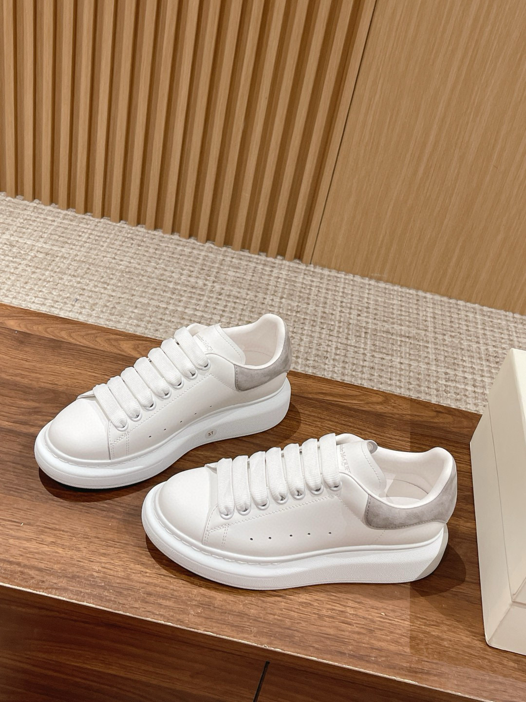 알렉산더 맥퀸 남녀공용 신발 운동화 스니커즈