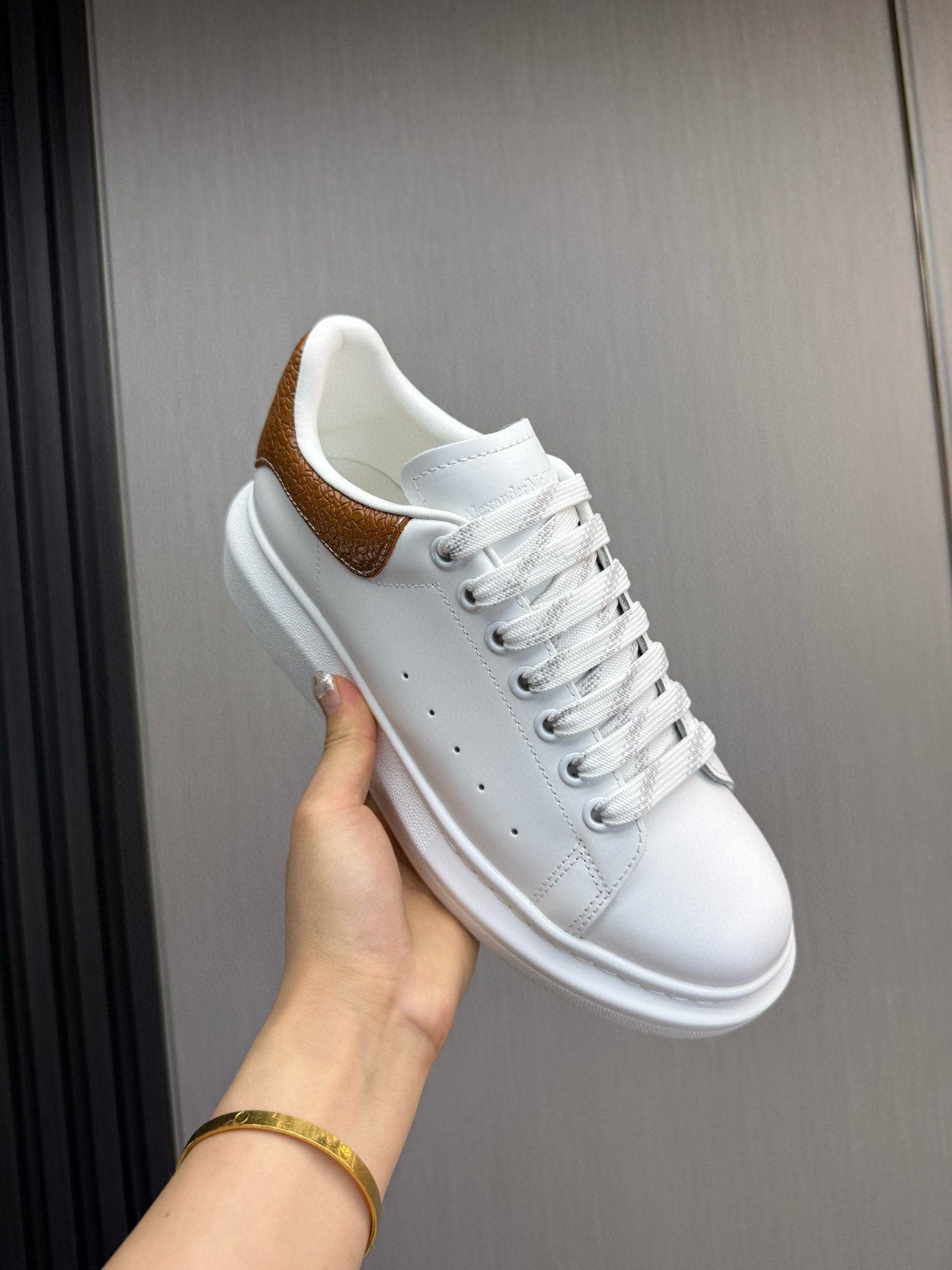 알렉산더 맥퀸 남녀공용 신발 운동화 스니커즈