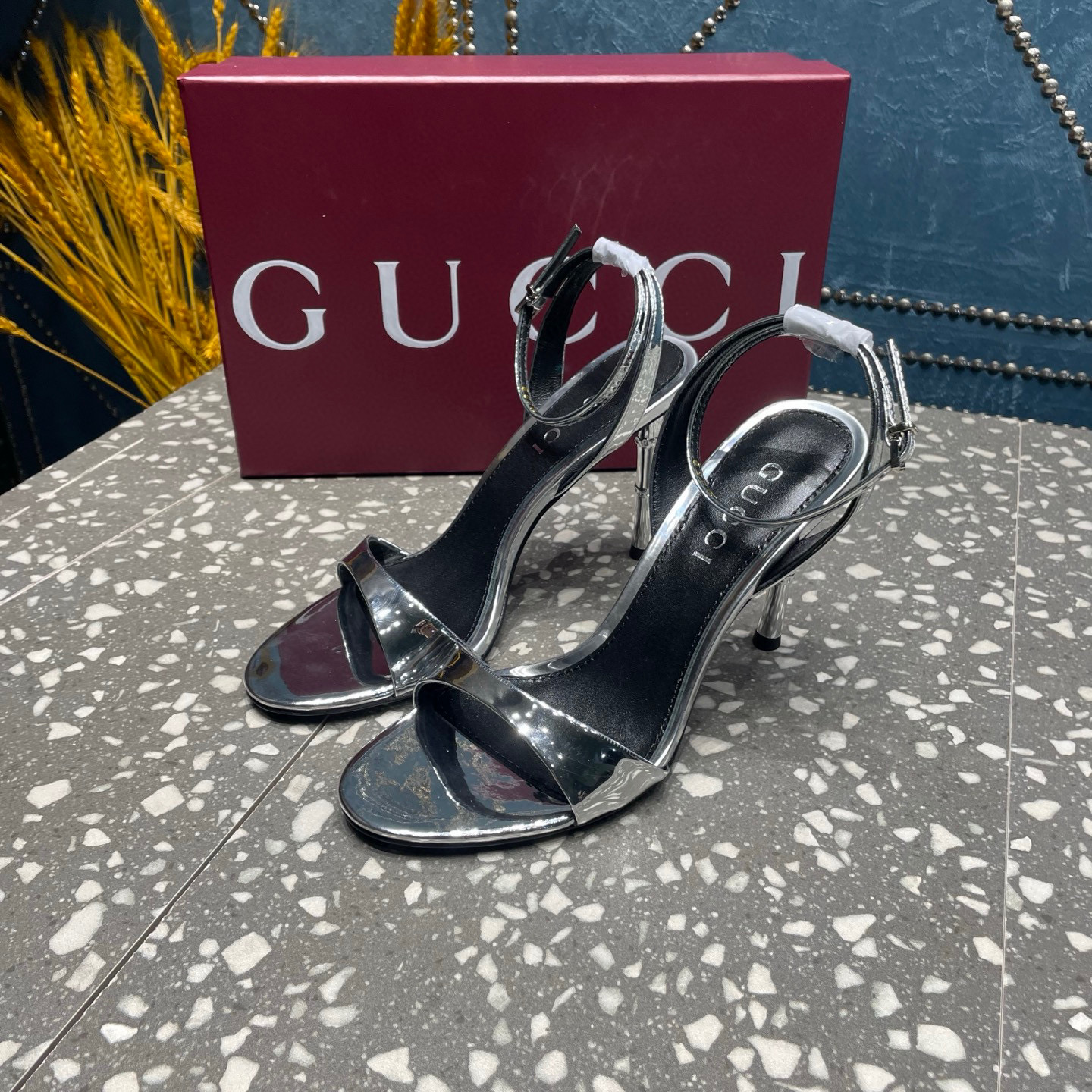 구찌 여자 샌들 9.5cm