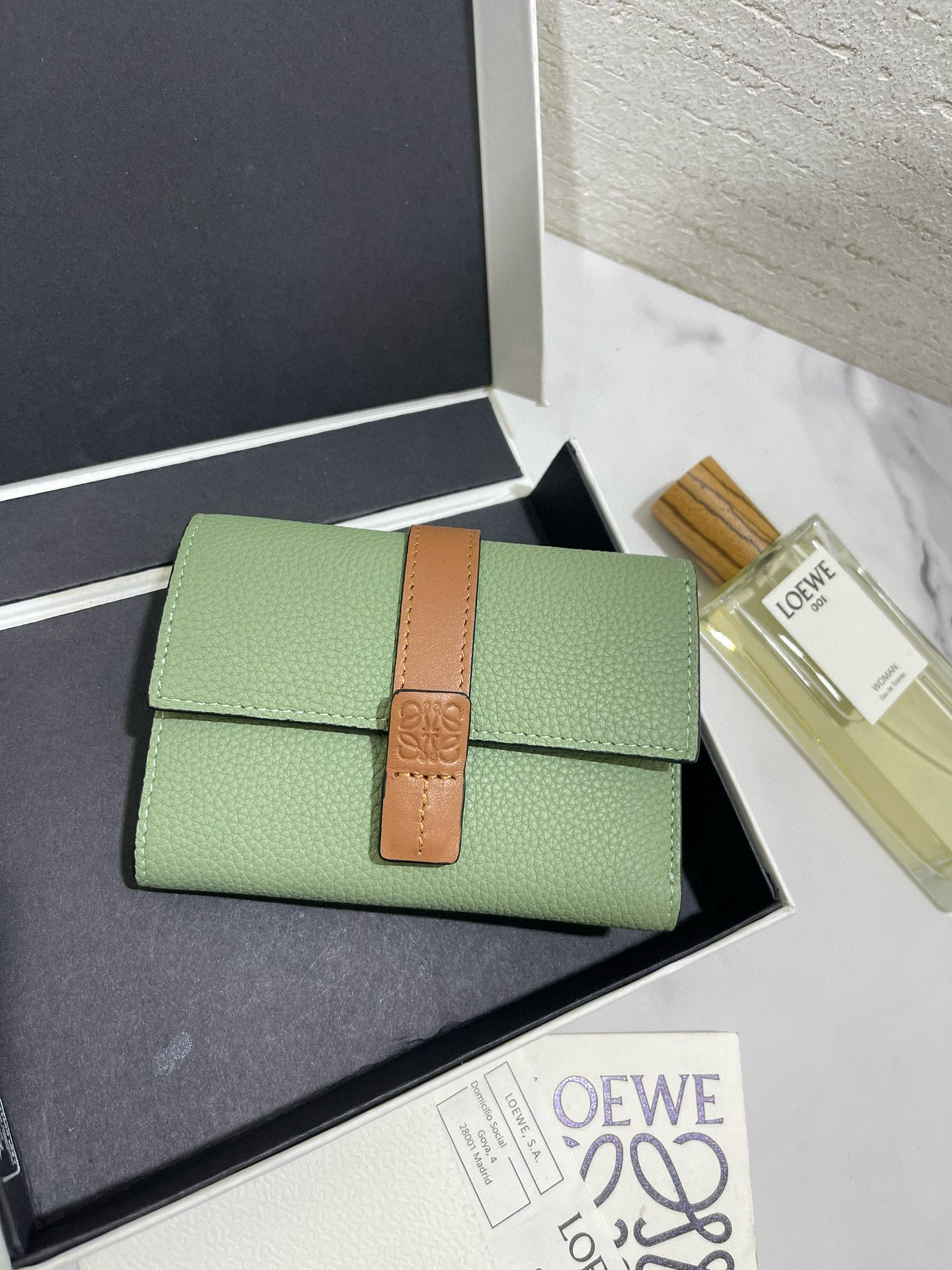 로에베 여자 반지갑