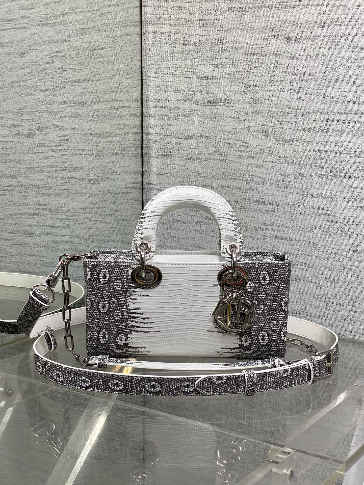 디올 레이디 백 여자가방