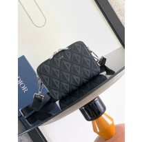디올 남자가방