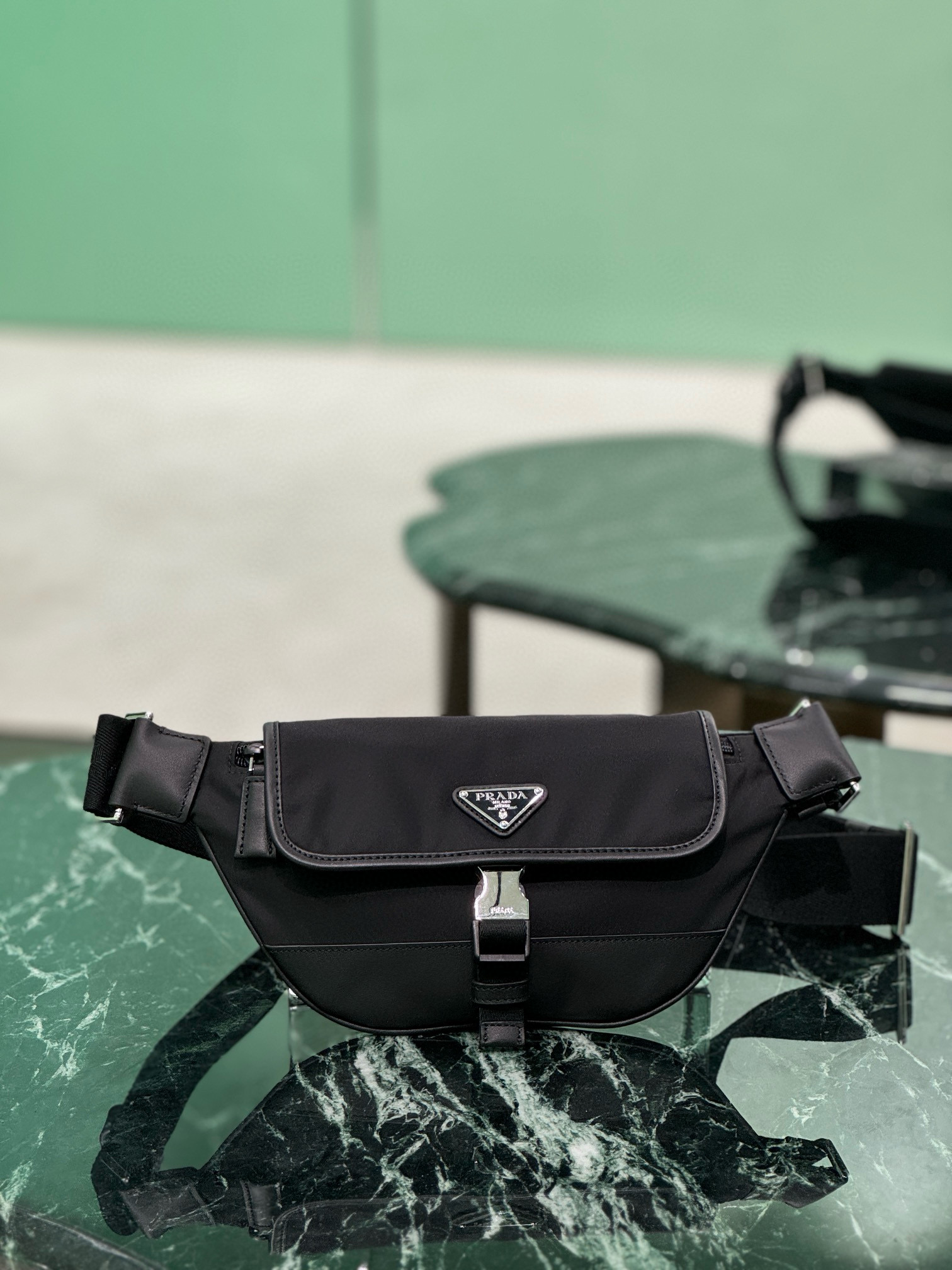 프라다 2vh176 벨트백 힙색 슬링백 허리가방