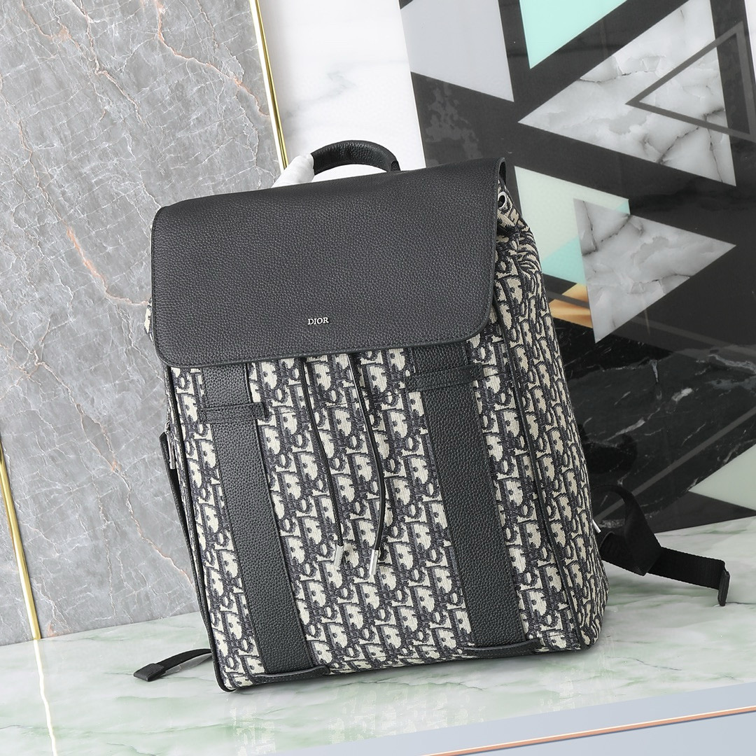 디올 백팩