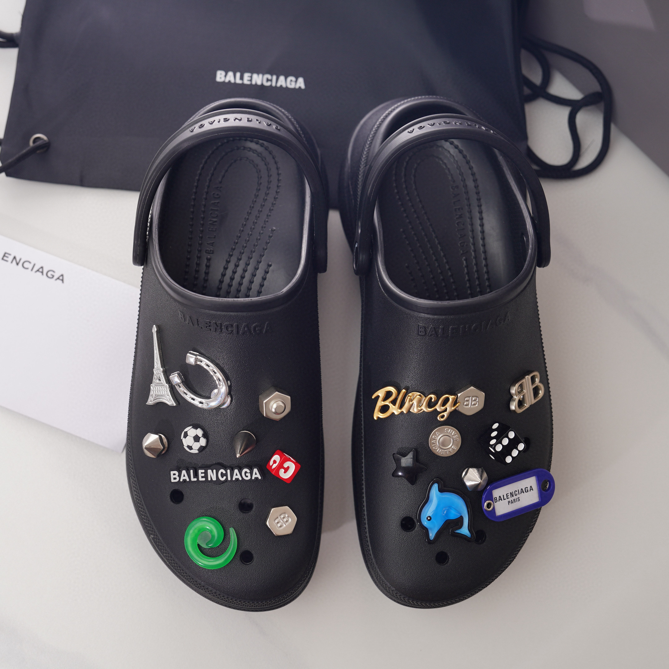 발렌시아가 남녀공용 슬리퍼